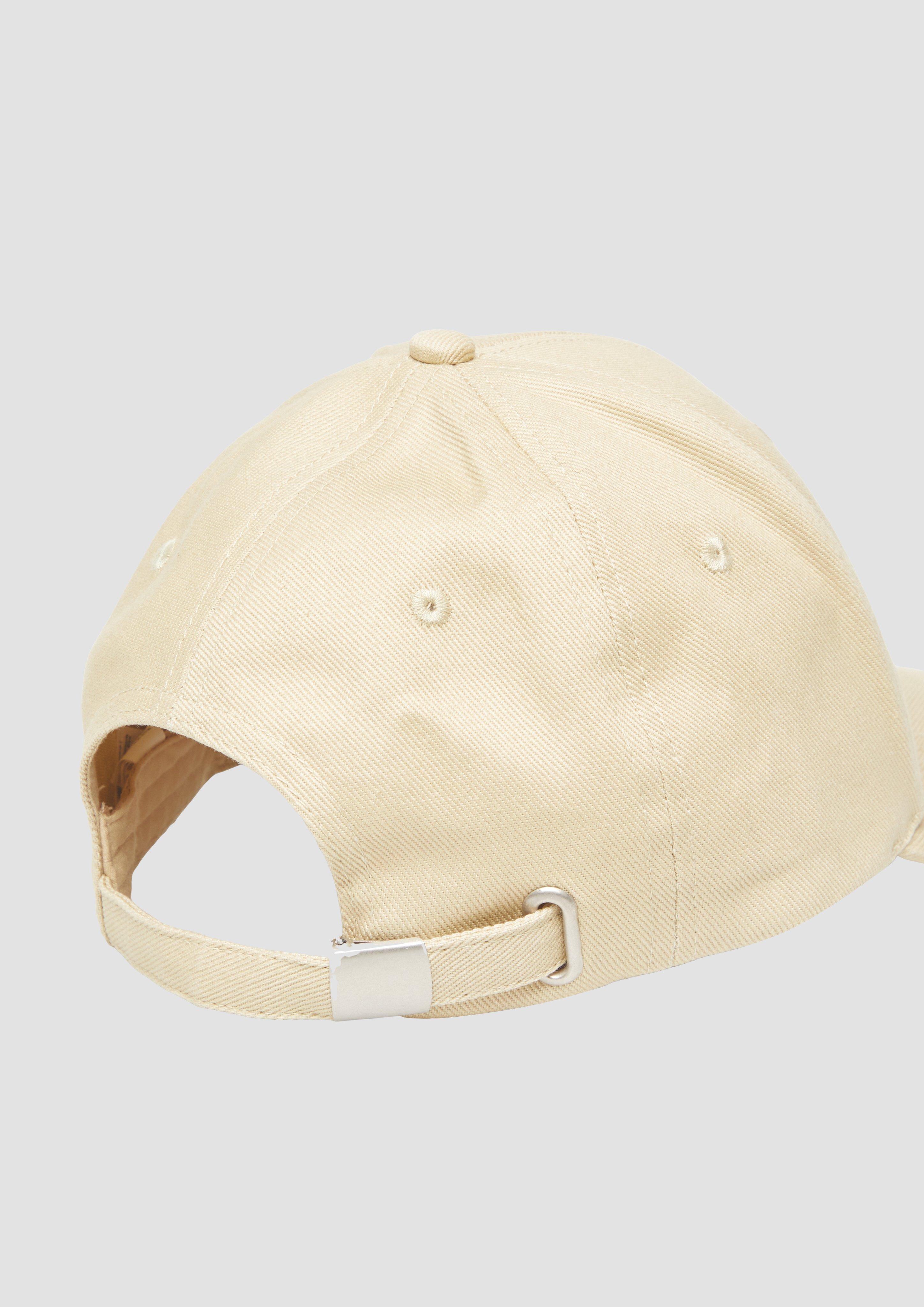 s.Oliver Kappe mit Koordinaten-Stickerei