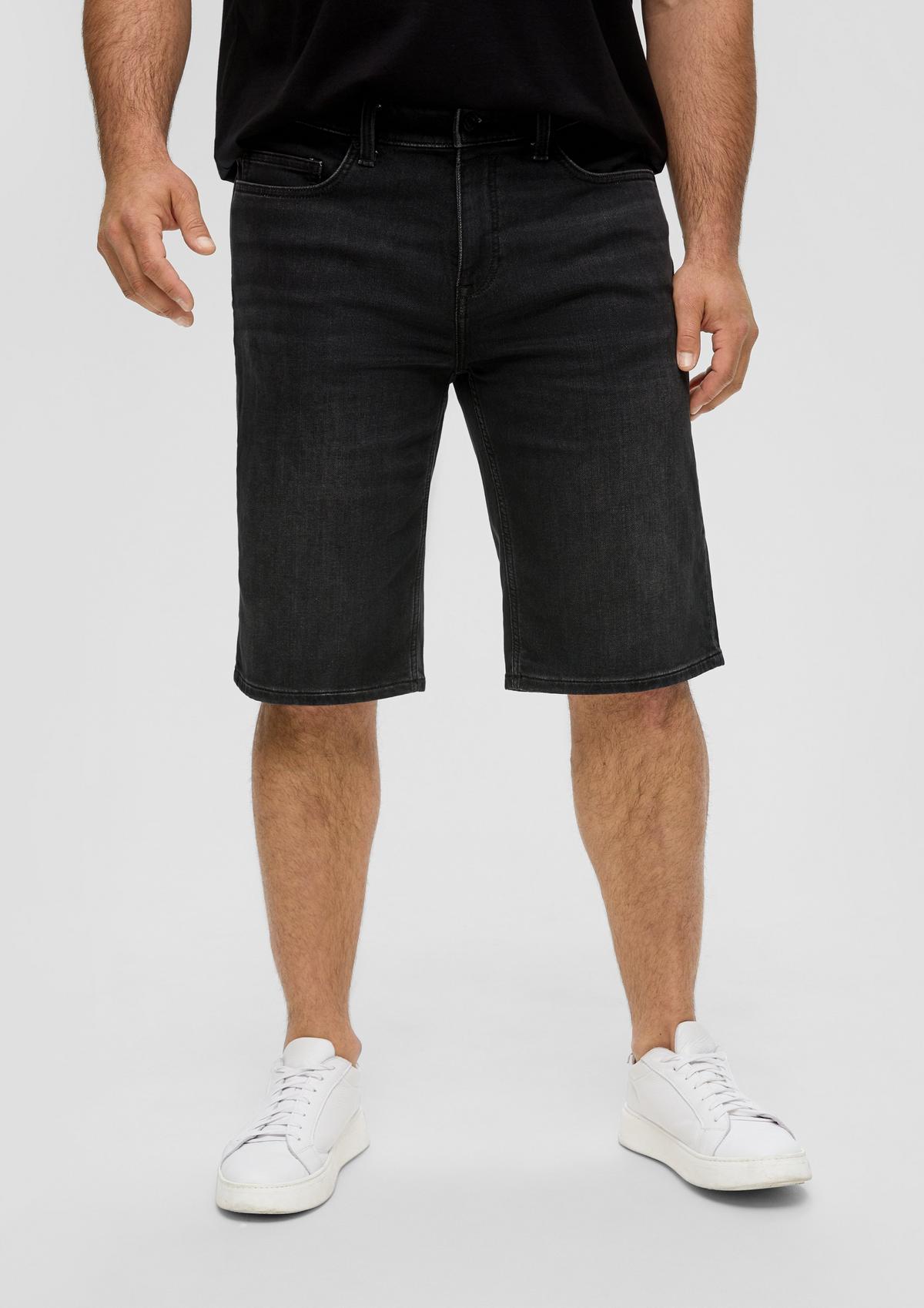 s.Oliver Bermuda Jeans Mauro / Regular Fit / Mid Rise / Straight Leg