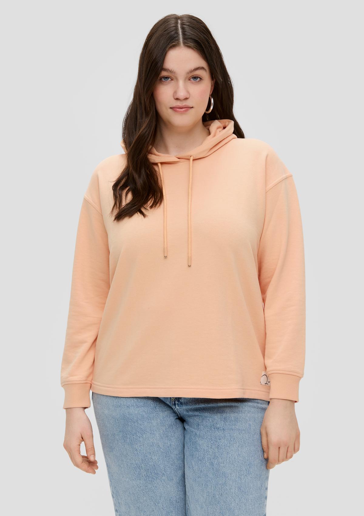 Hooded sweatshirt with dropped shoulders