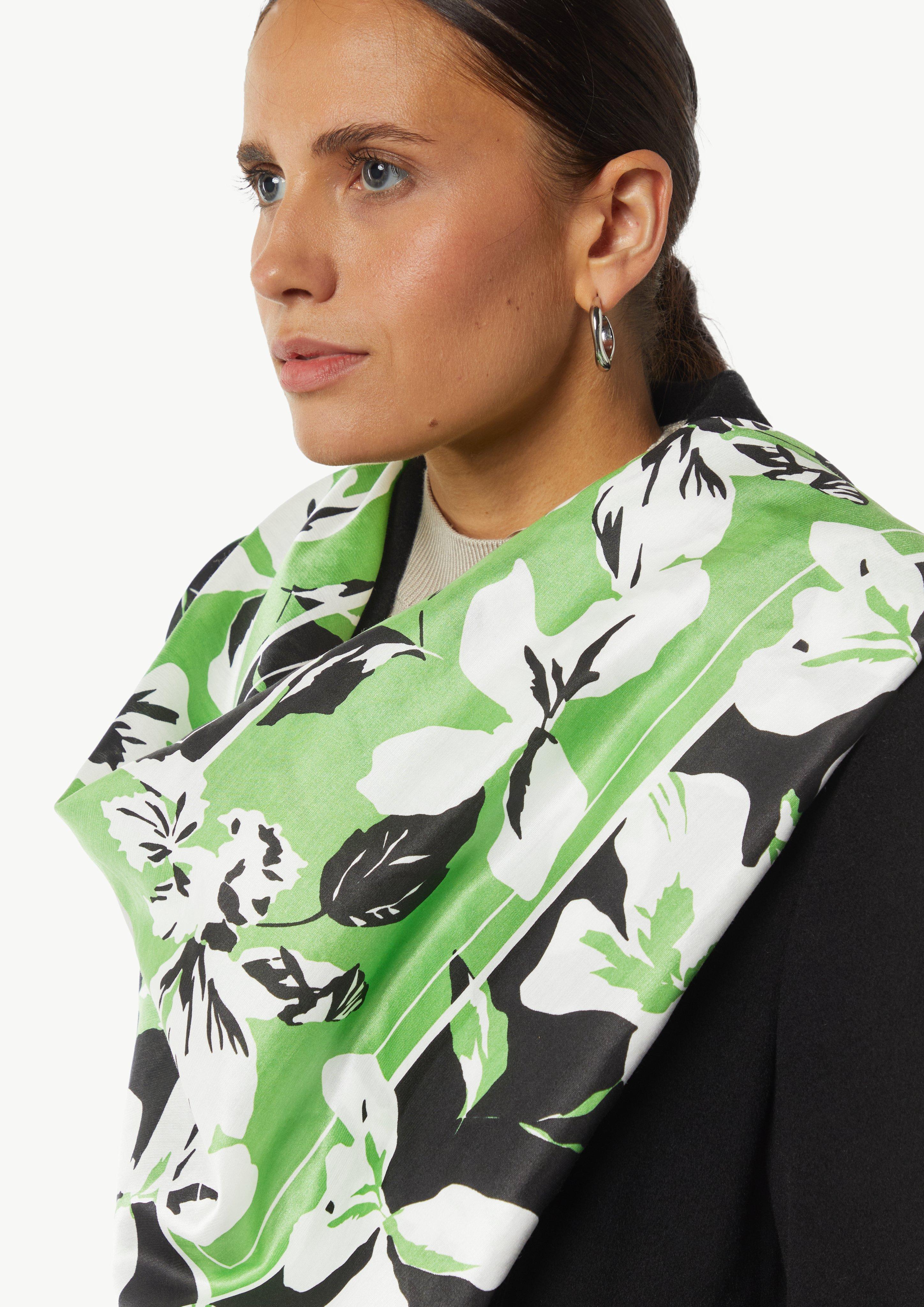 Patterned scarf in a blend of cotton and silk - green | Comma Patterned scarf in a blend of cotton and silk - green | Comma