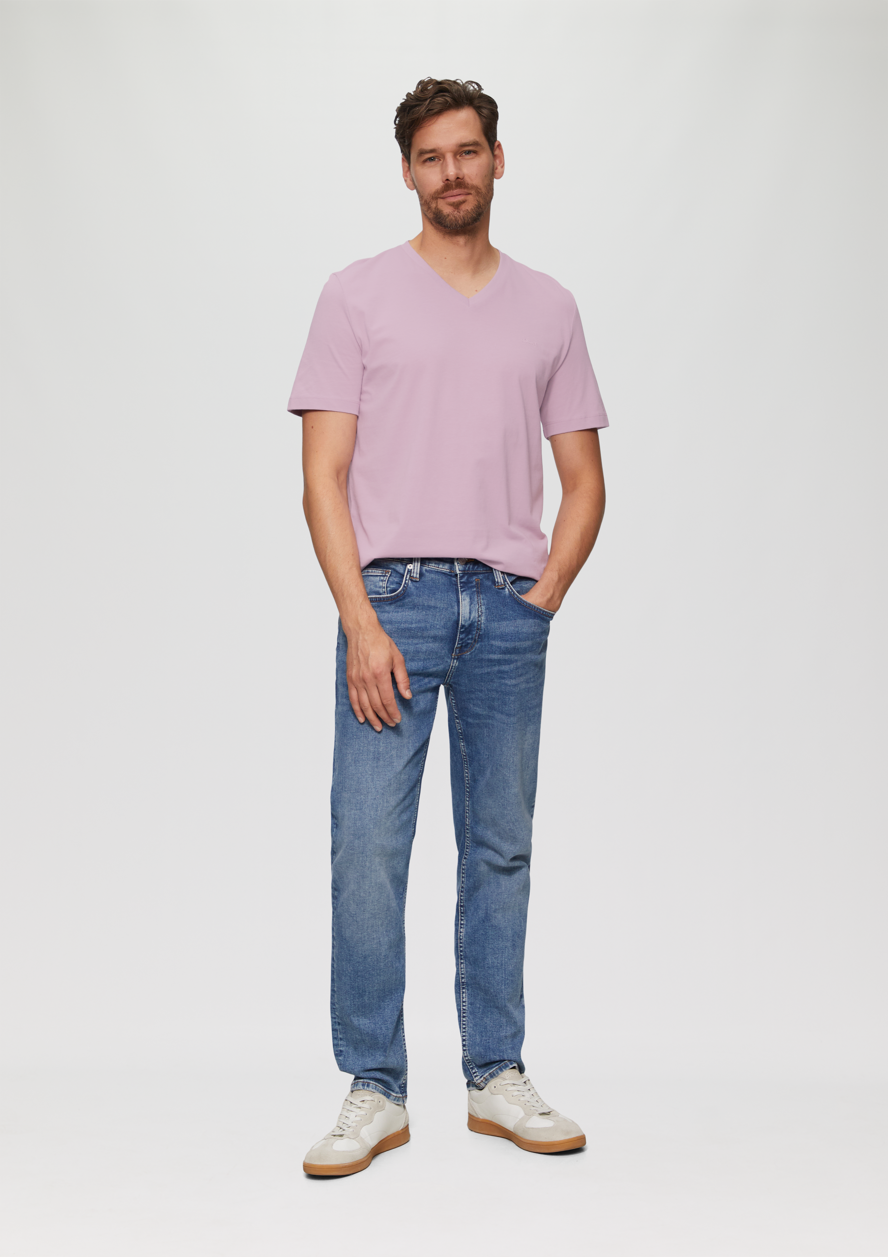 T-shirt in 4084, 5978, 9999, 7785, 0100 & 5402