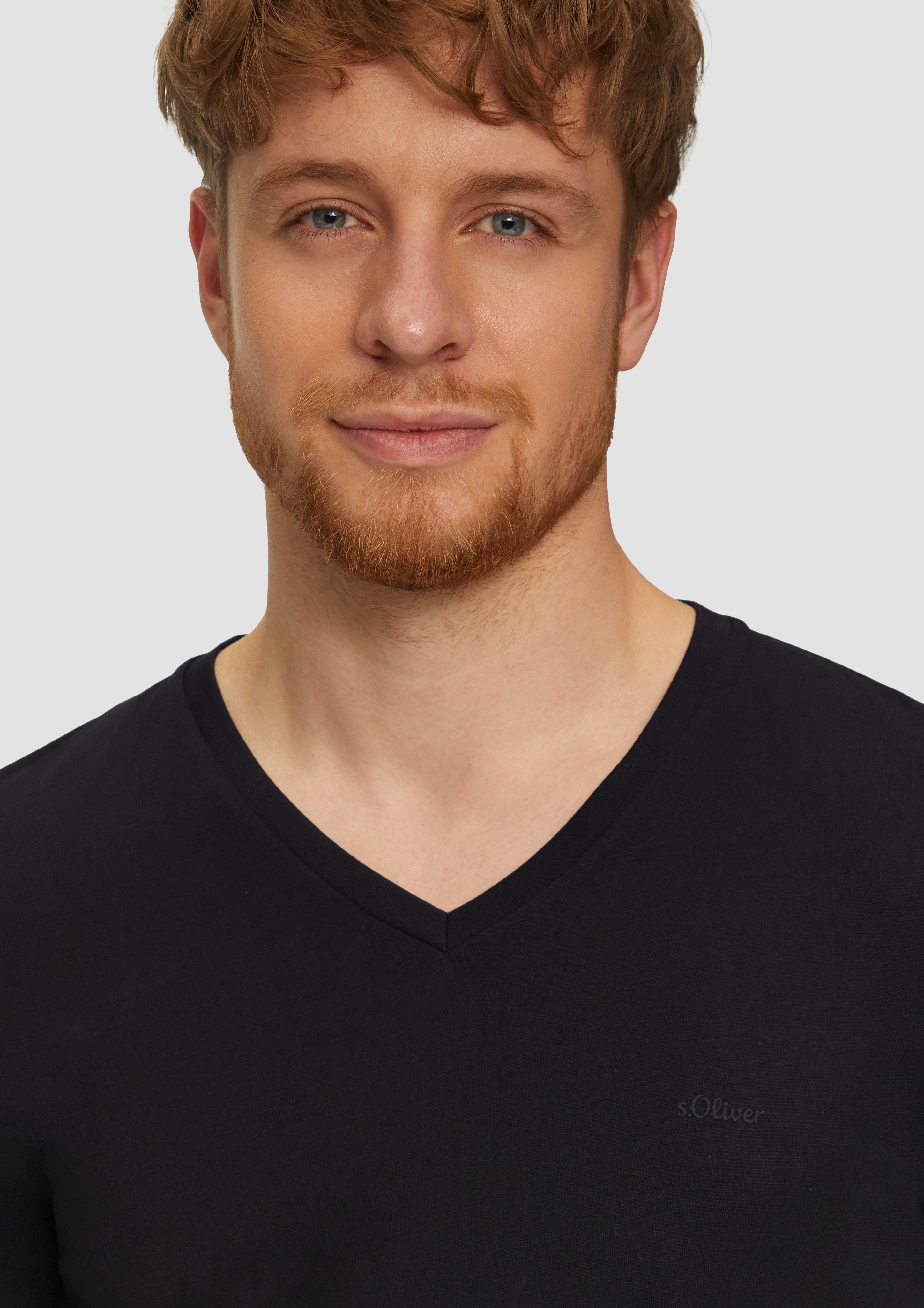 T-shirt in 9999, 5978, 4084, 7785, 0100 & 5402