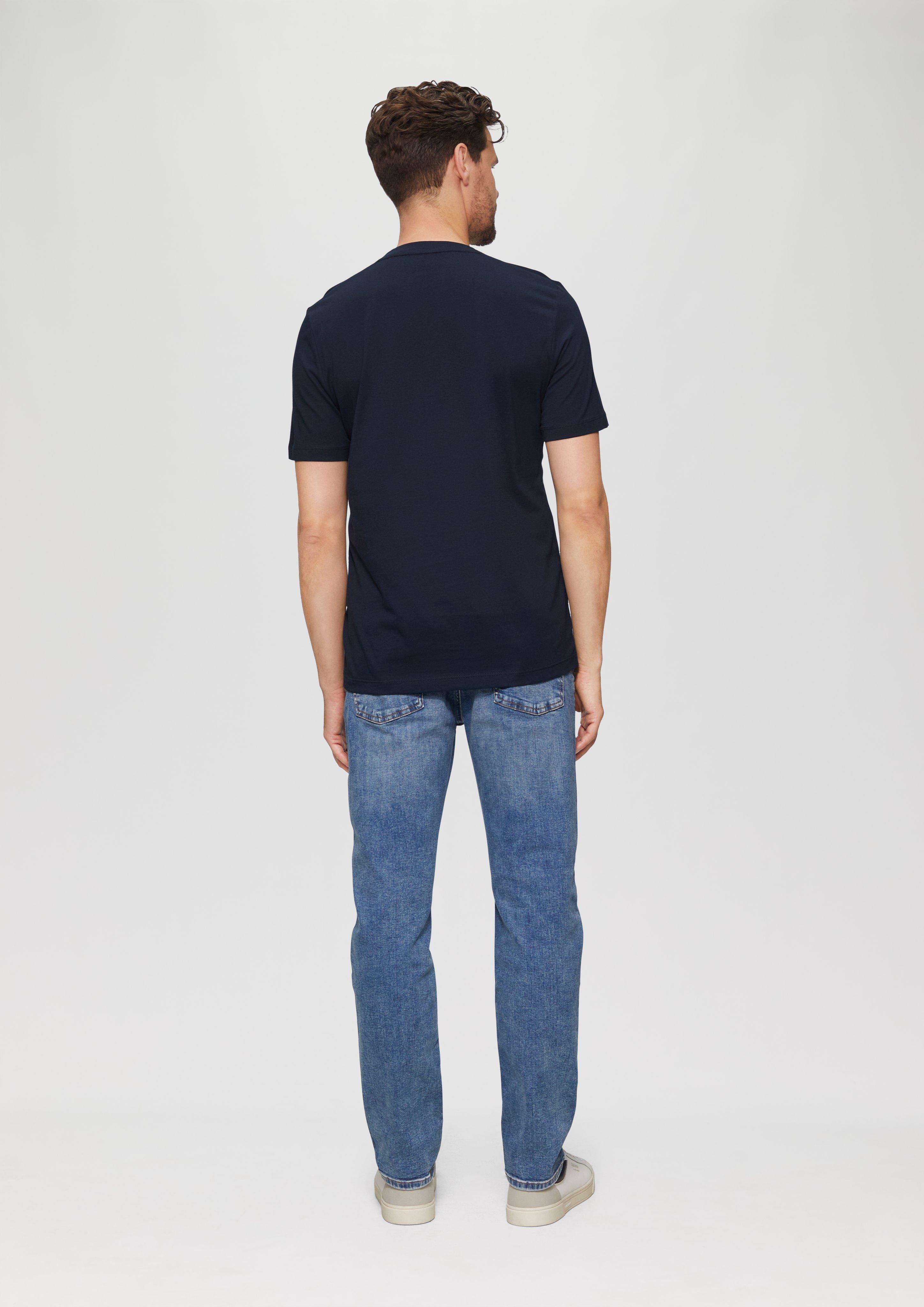 T-Shirt in 59D3, 77D1, 40D2, 77D3, 48D3, 80D1, 59D1, 48D1, 33D3, 01D3, 74D3 & 01D2