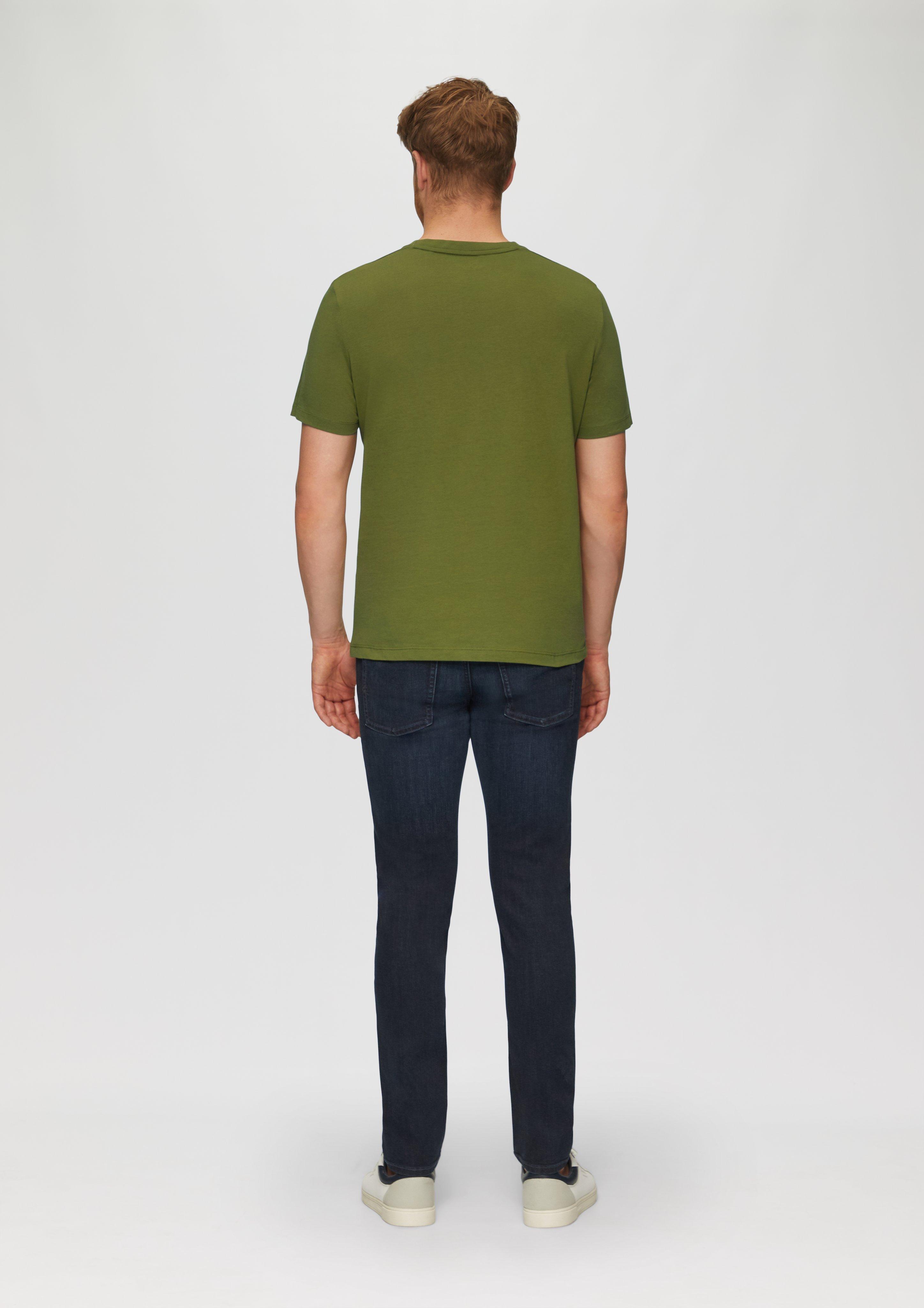 T-shirt in 77D1, 40D2, 77D3, 48D3, 59D3, 59D1, 48D1, 33D3, 01D3, 74D3 & 01D2