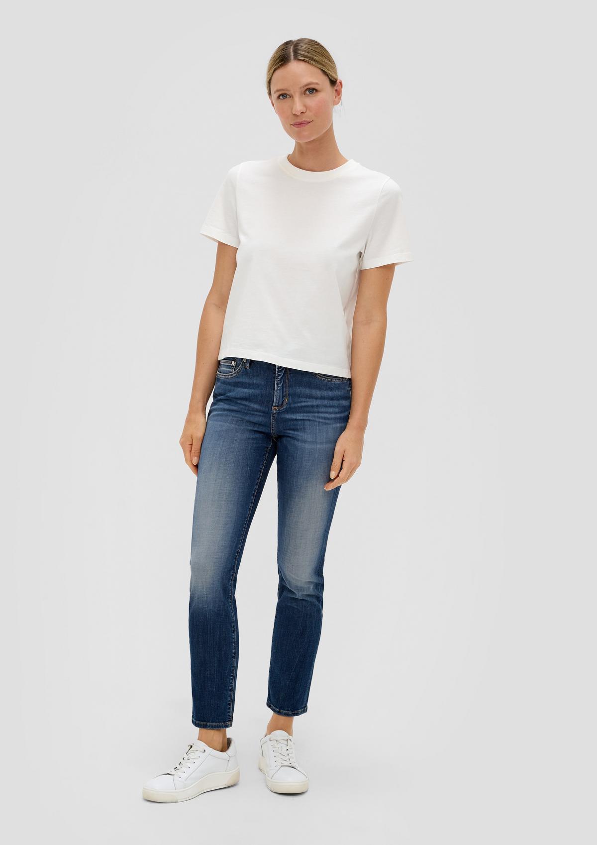 Slim fit: garment-washed jeans