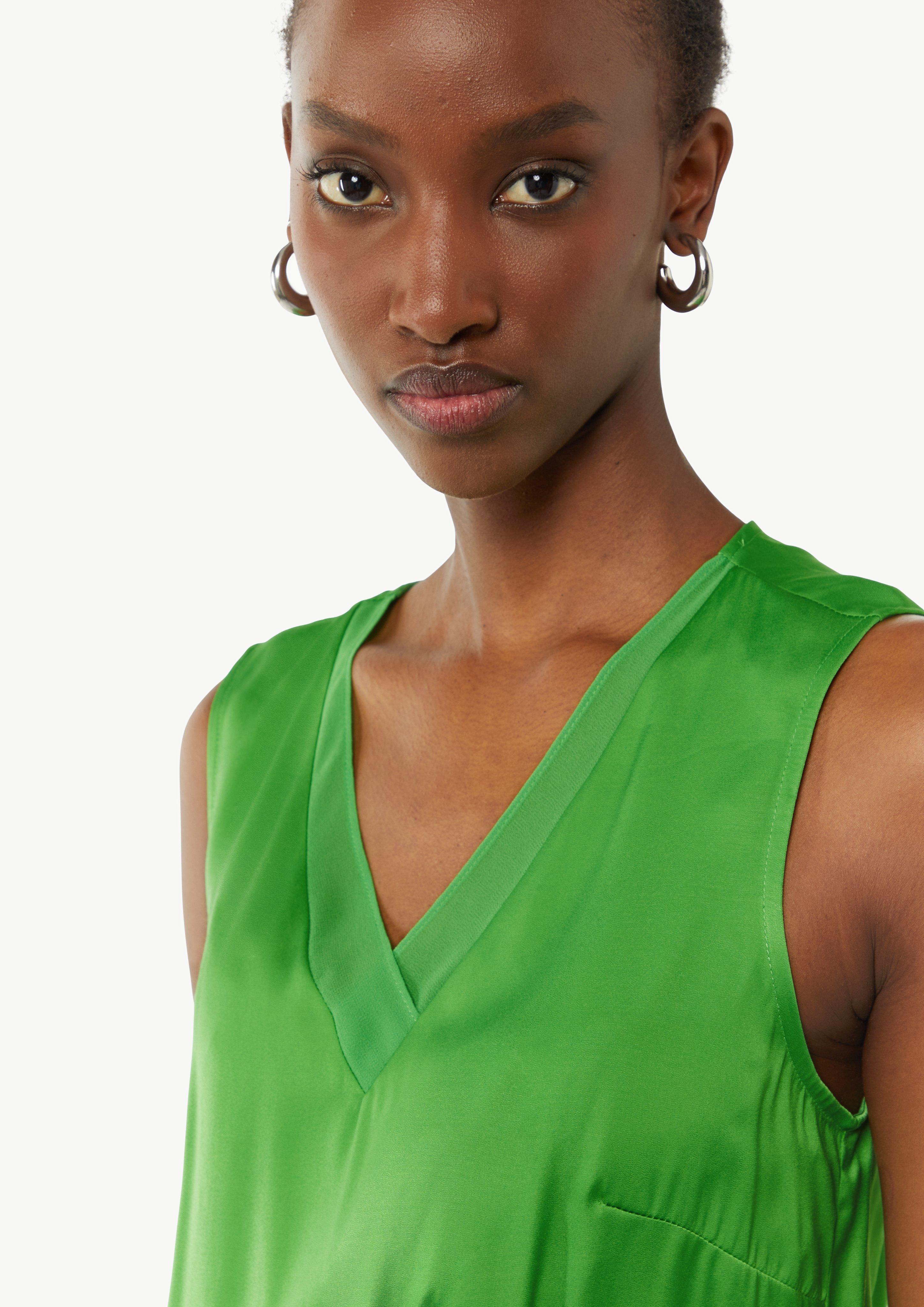 Satin top with a chiffon neckline - Green | SCAYLE