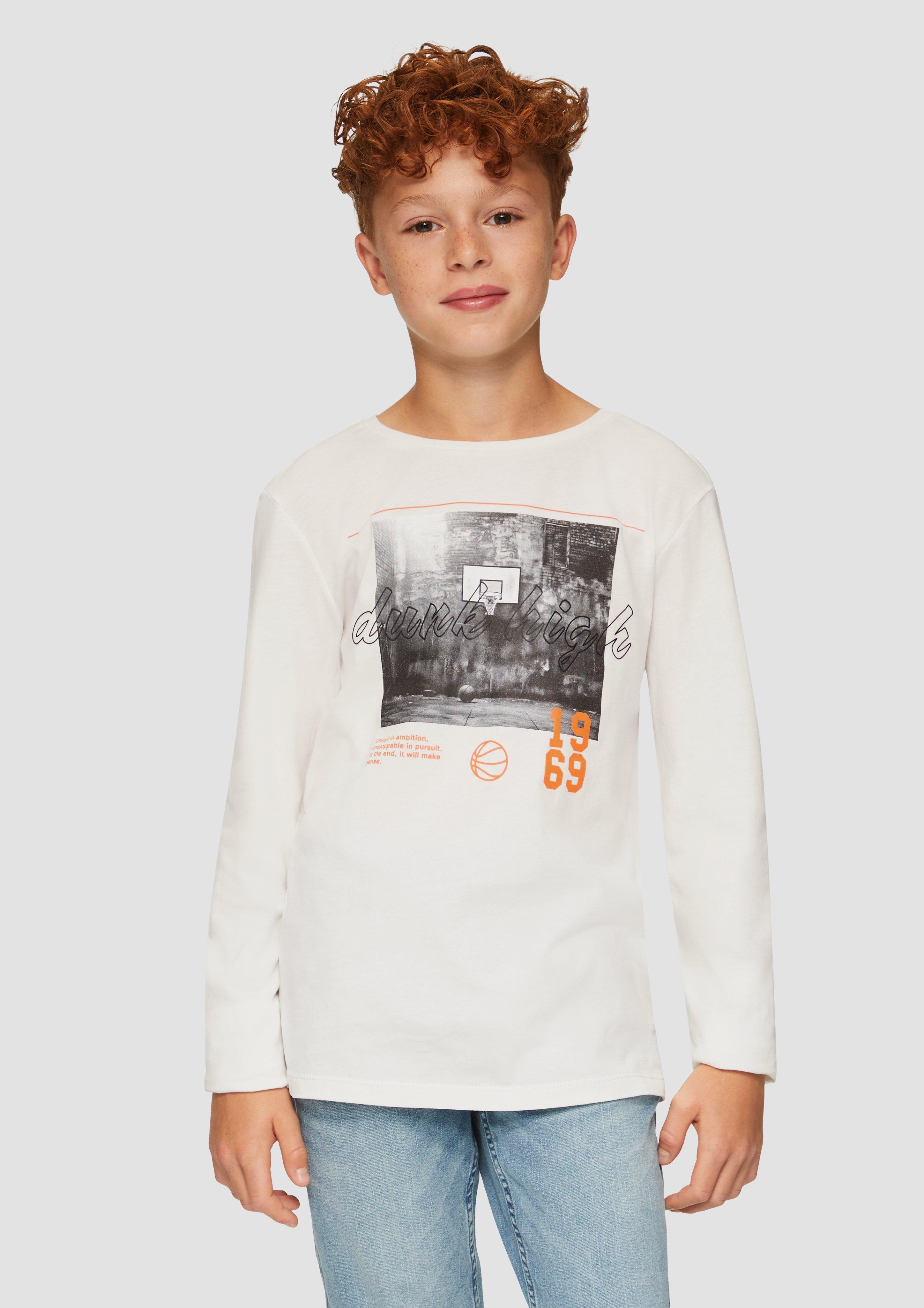 T-shirt in 0210, 5445 & 7372