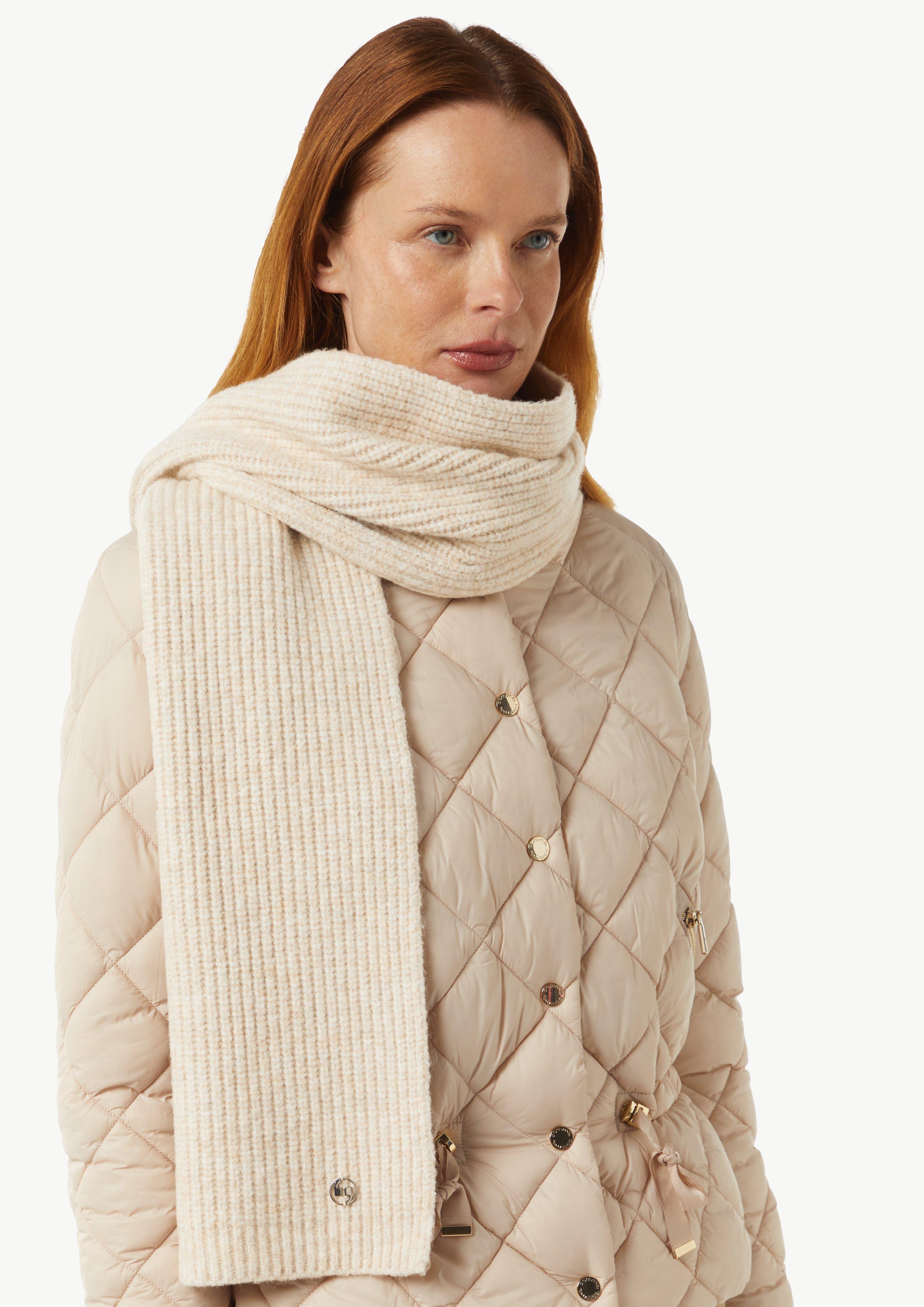 Scarf in 81W7 & 53W1