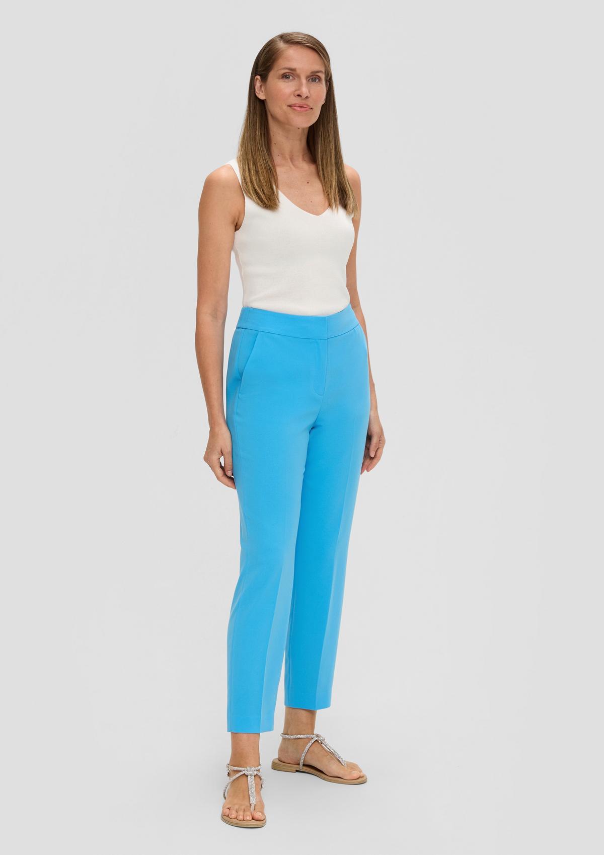 Ankle trousers in a crêpe texture