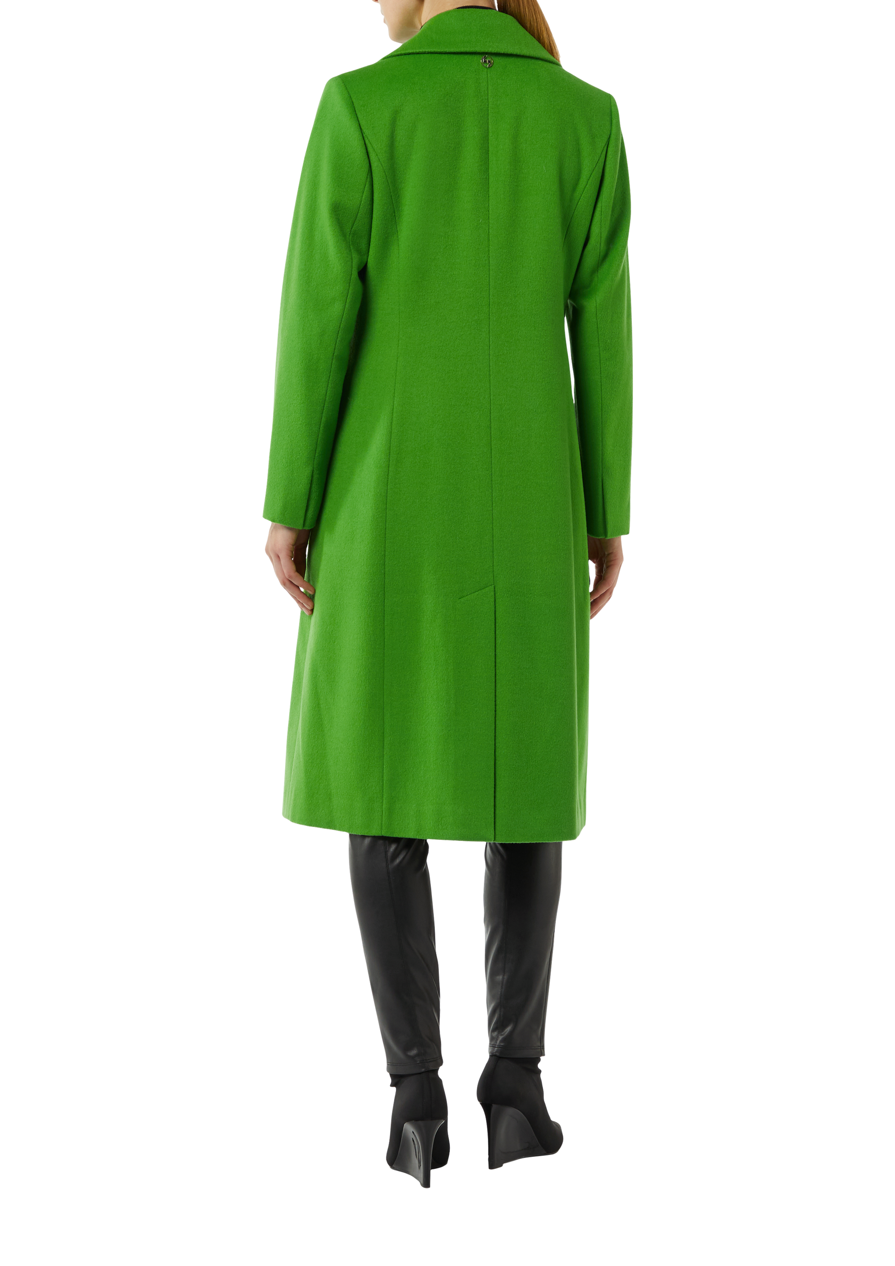 Thumbnail - Outdoor-Mantel