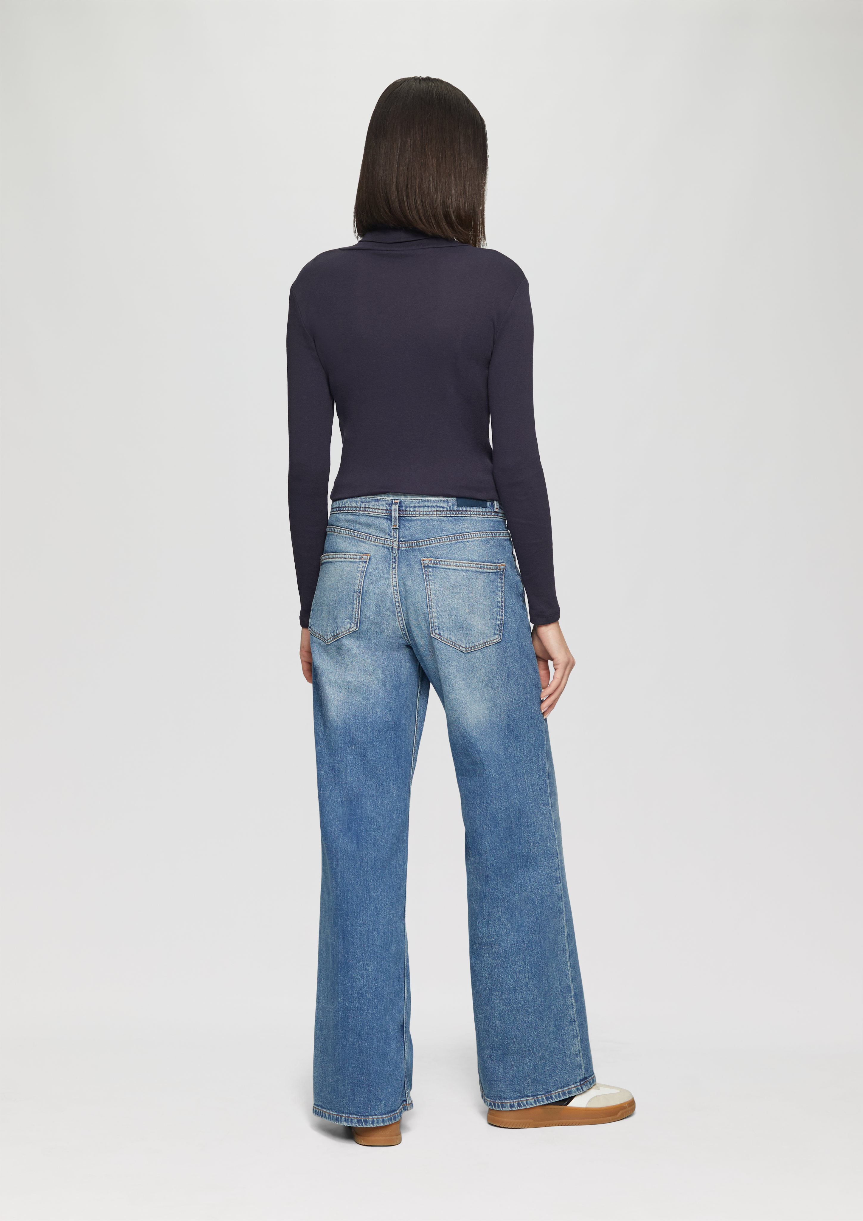 T-shirt in 5959, 7774, 0210 & 9999