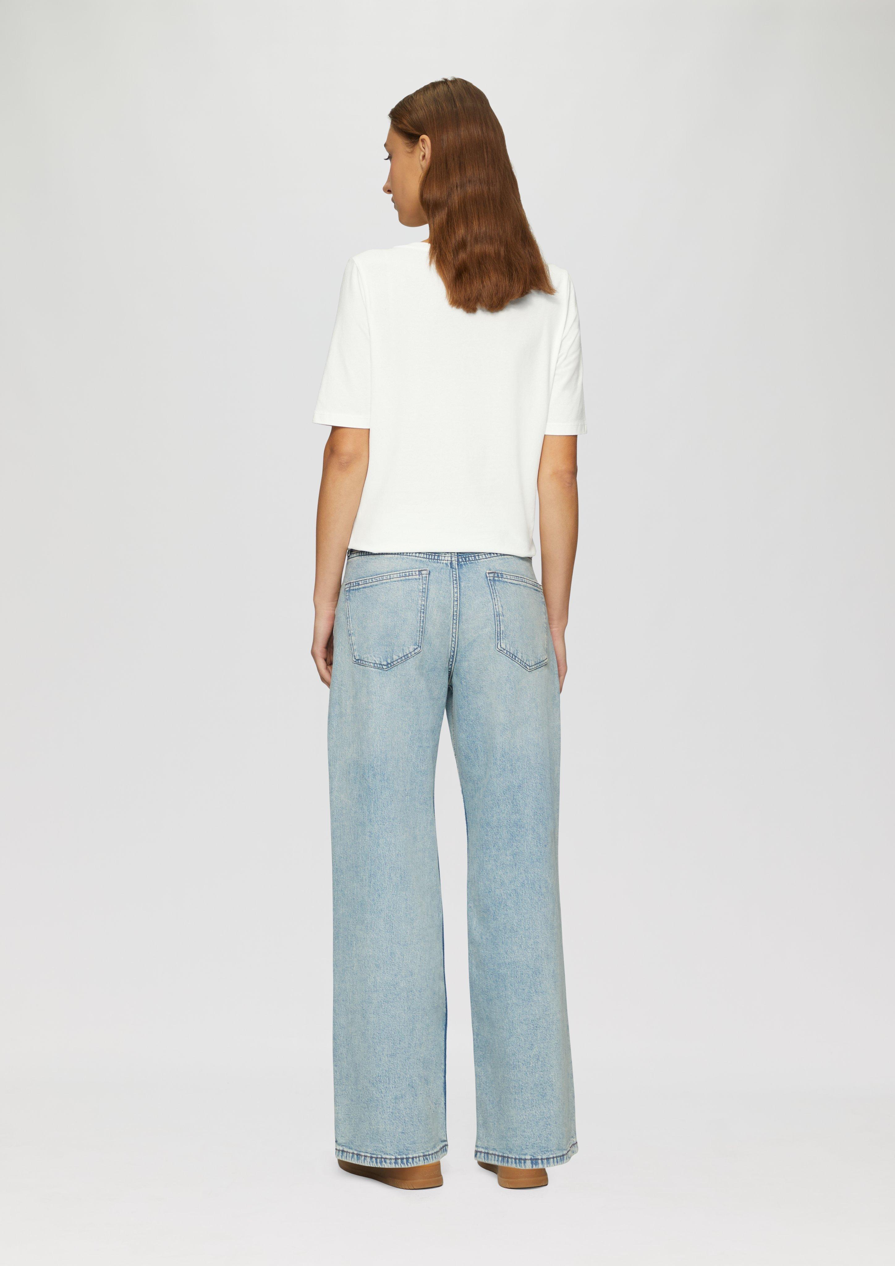 T-Shirt in 0210, 9999 & 5959