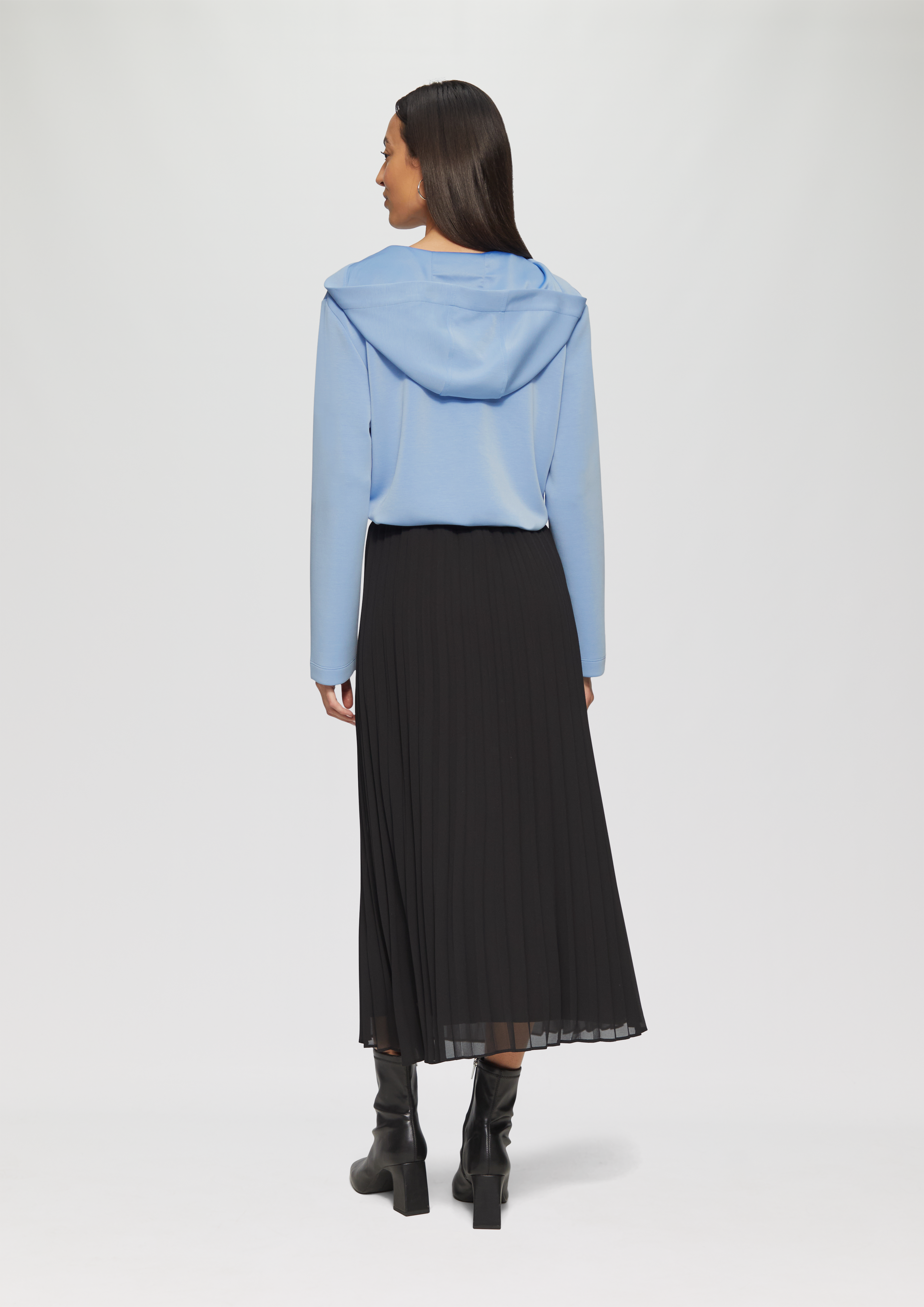 Sweat-shirt in 5340, 4431, 0200, 8148 & 9999