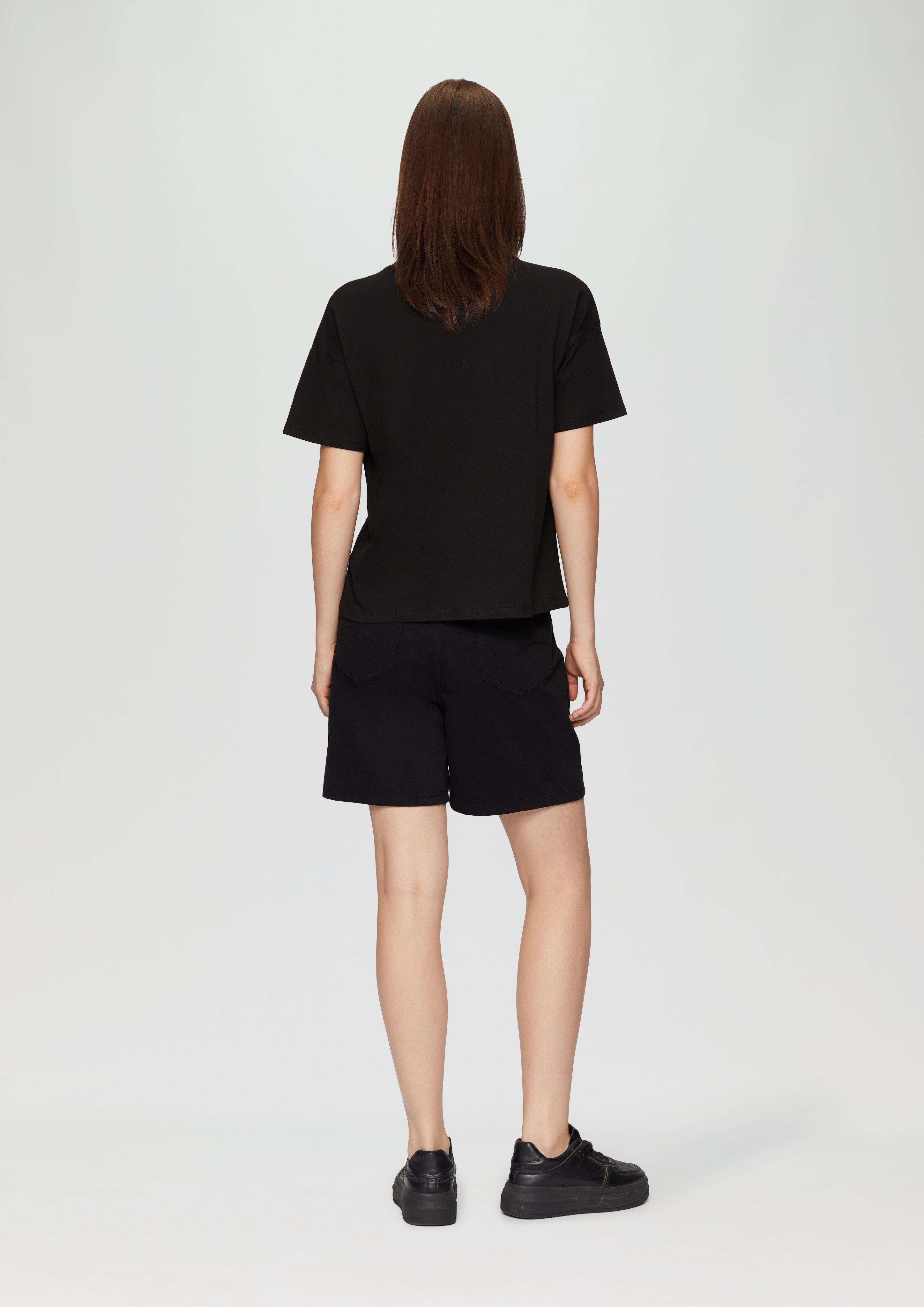 T-Shirt in 99D0, 72D0 & 01D0