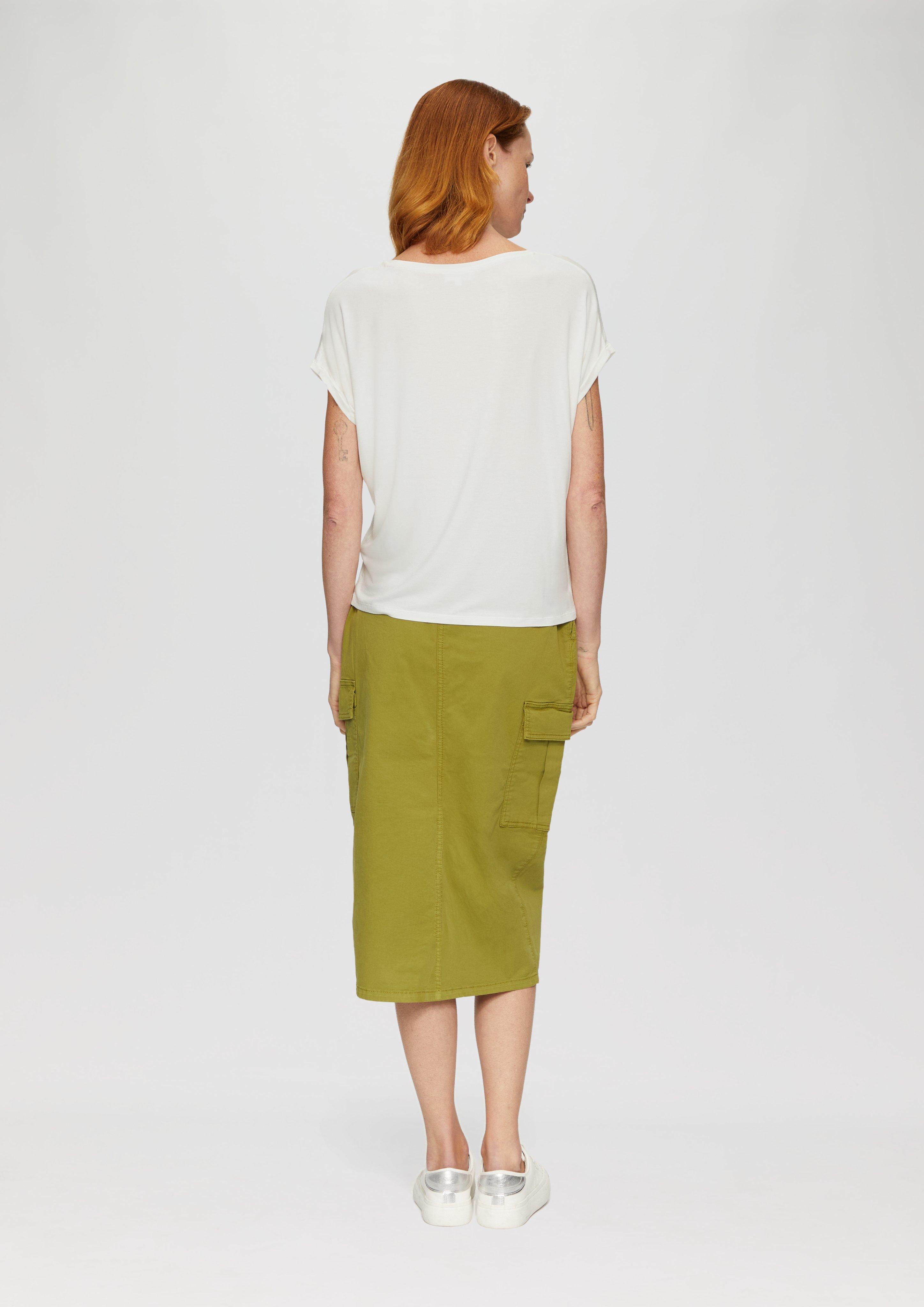 T-Shirt in 02E2, 54E2, 77D1, 99D1, 02D1 & 59E2