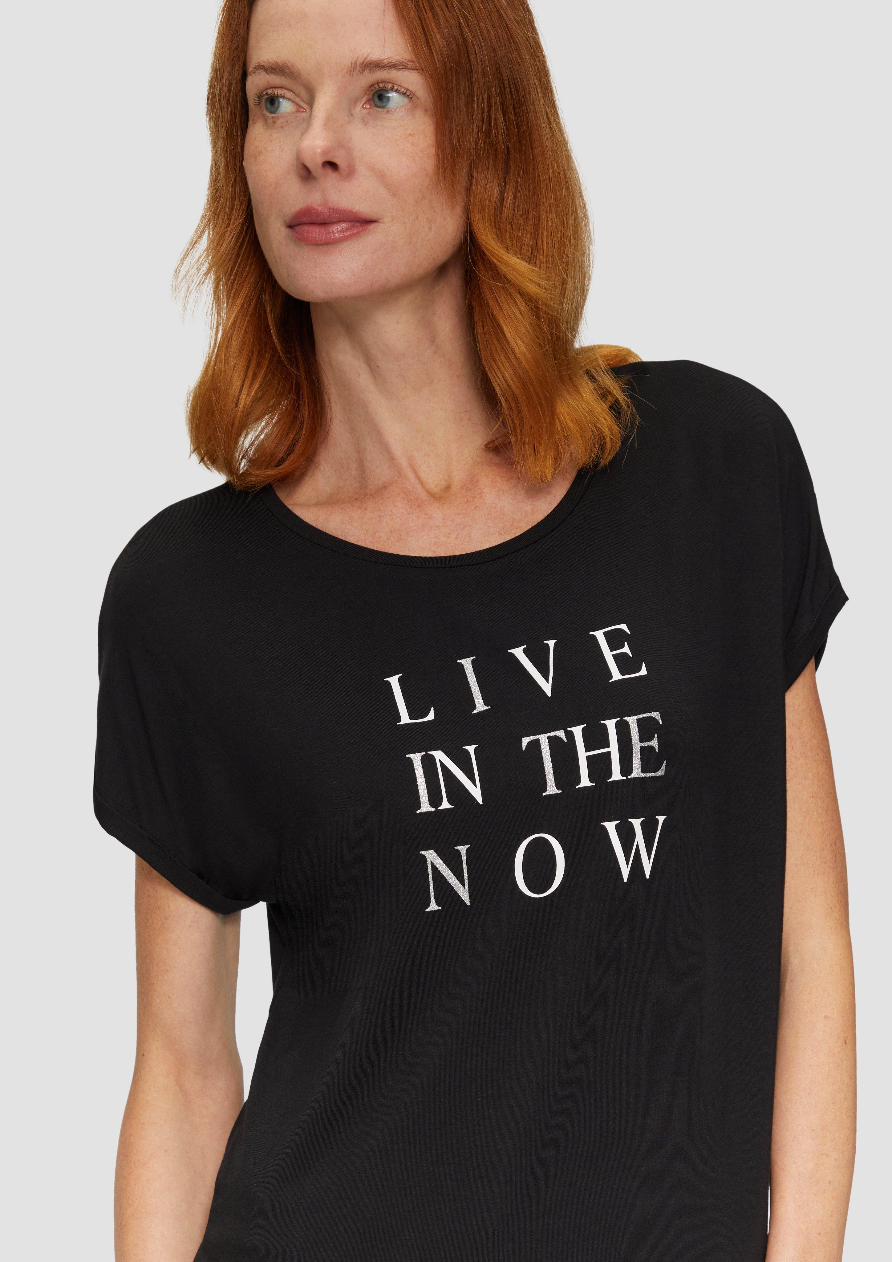 T-shirt in 99D1, 54E2, 77D1, 02E2, 02D1 & 59E2