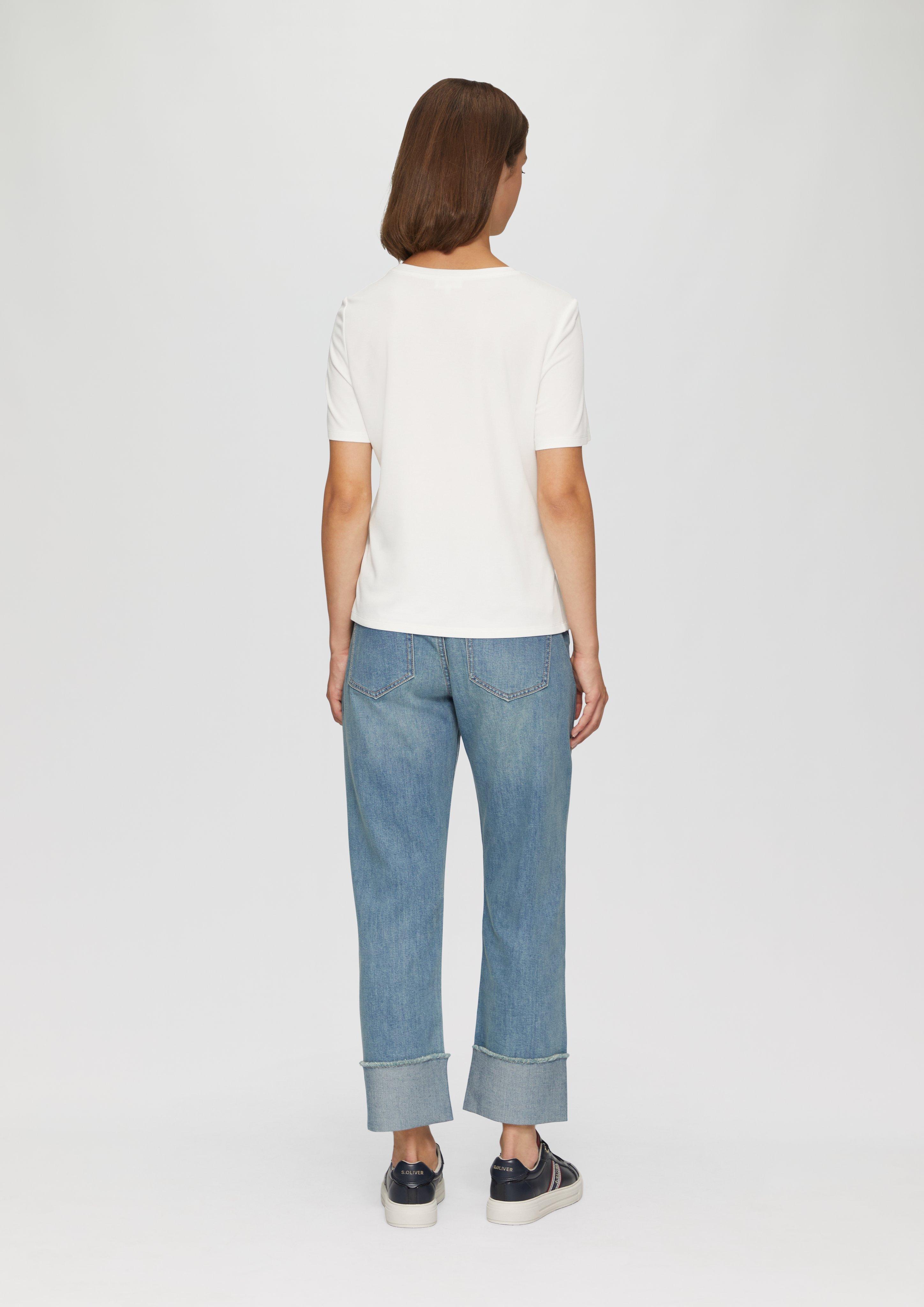 T-shirt in 0210, 7774 & 5472