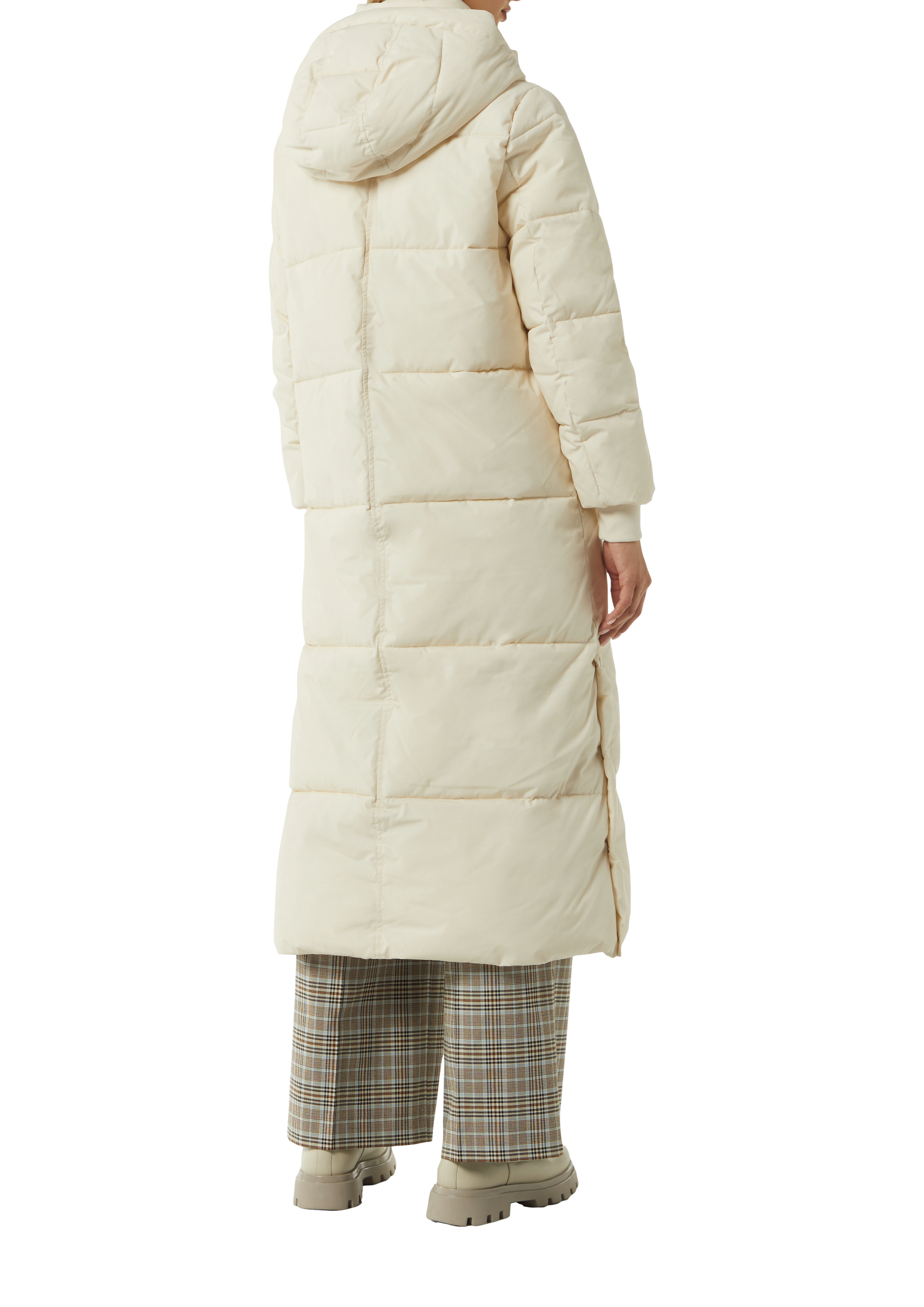 Thumbnail - Outdoor-Mantel