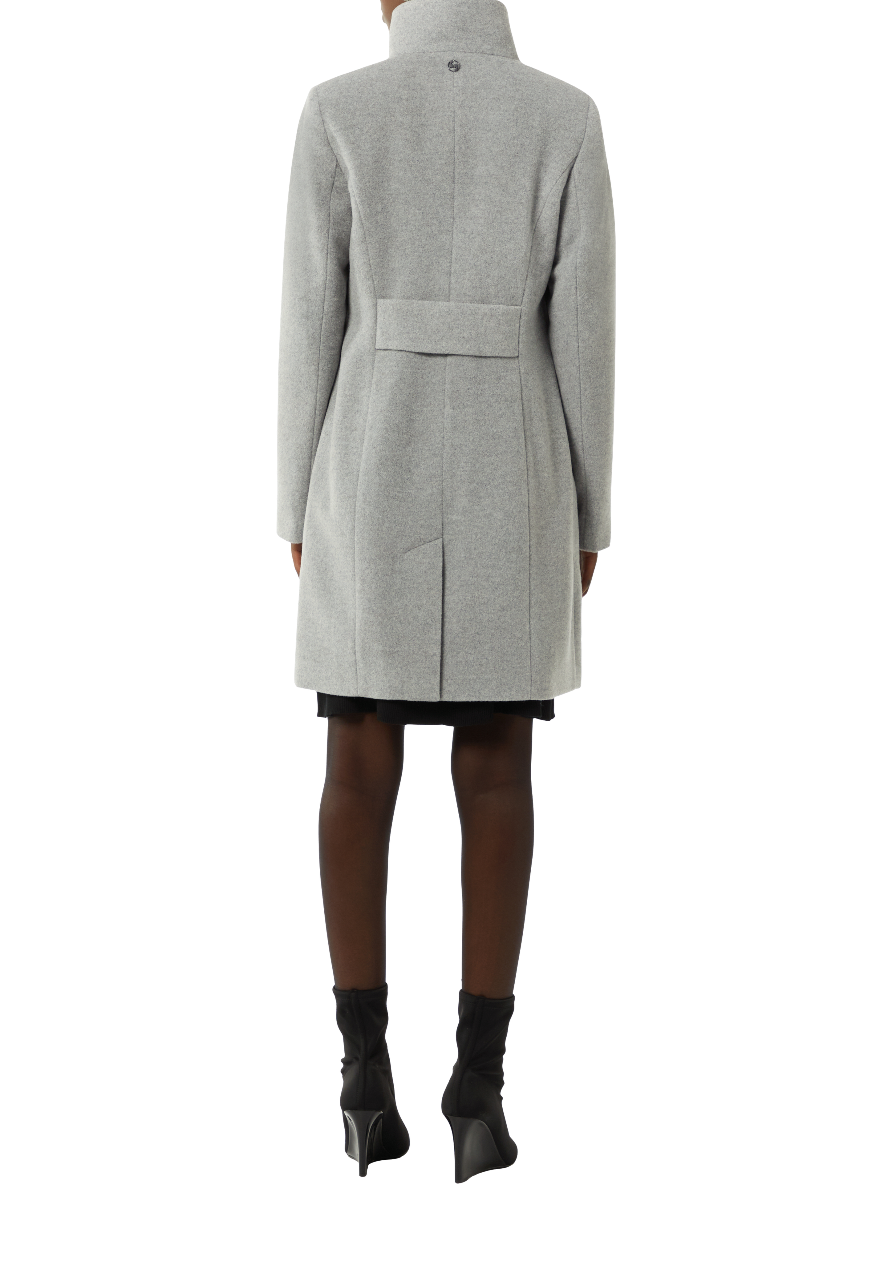 Thumbnail - Outdoor-Mantel