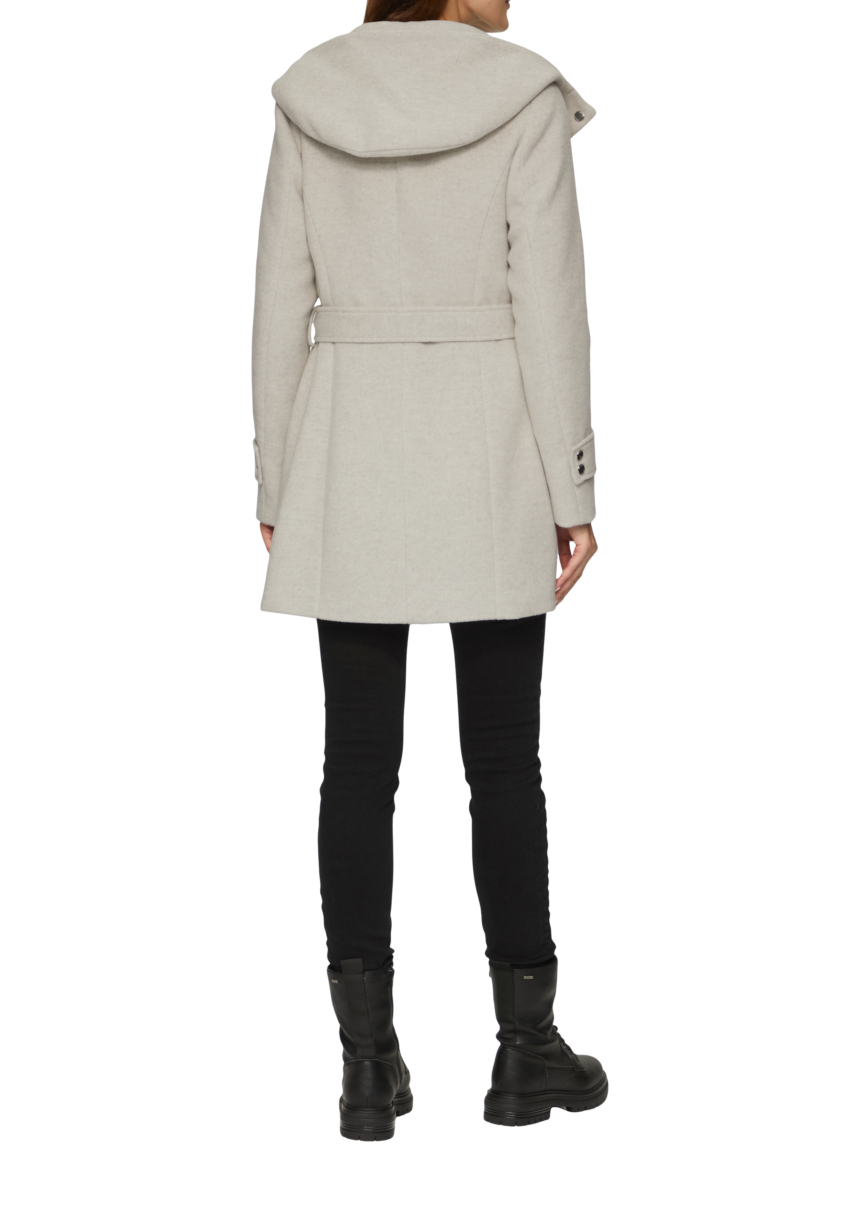 Thumbnail - Outdoor-Mantel