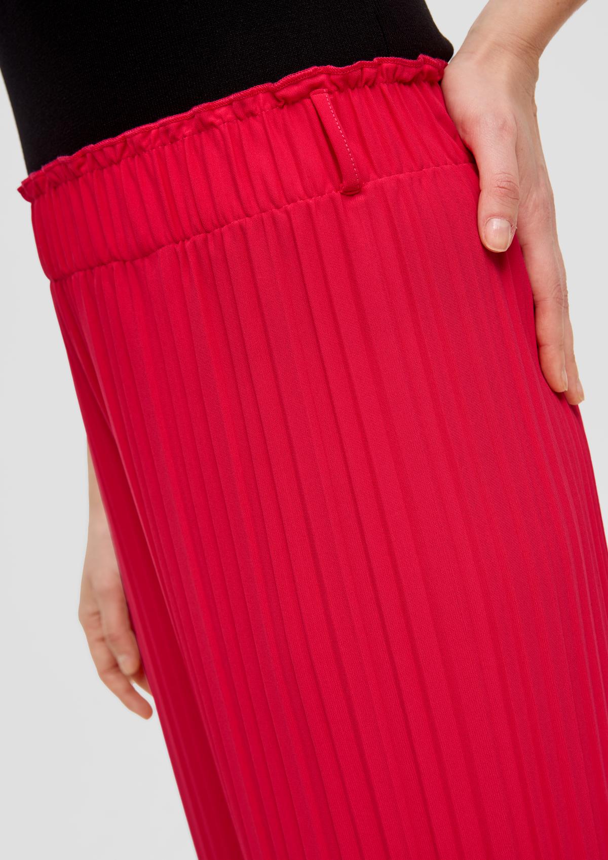 s.Oliver Kalhotová sukně s plisovanými sklady