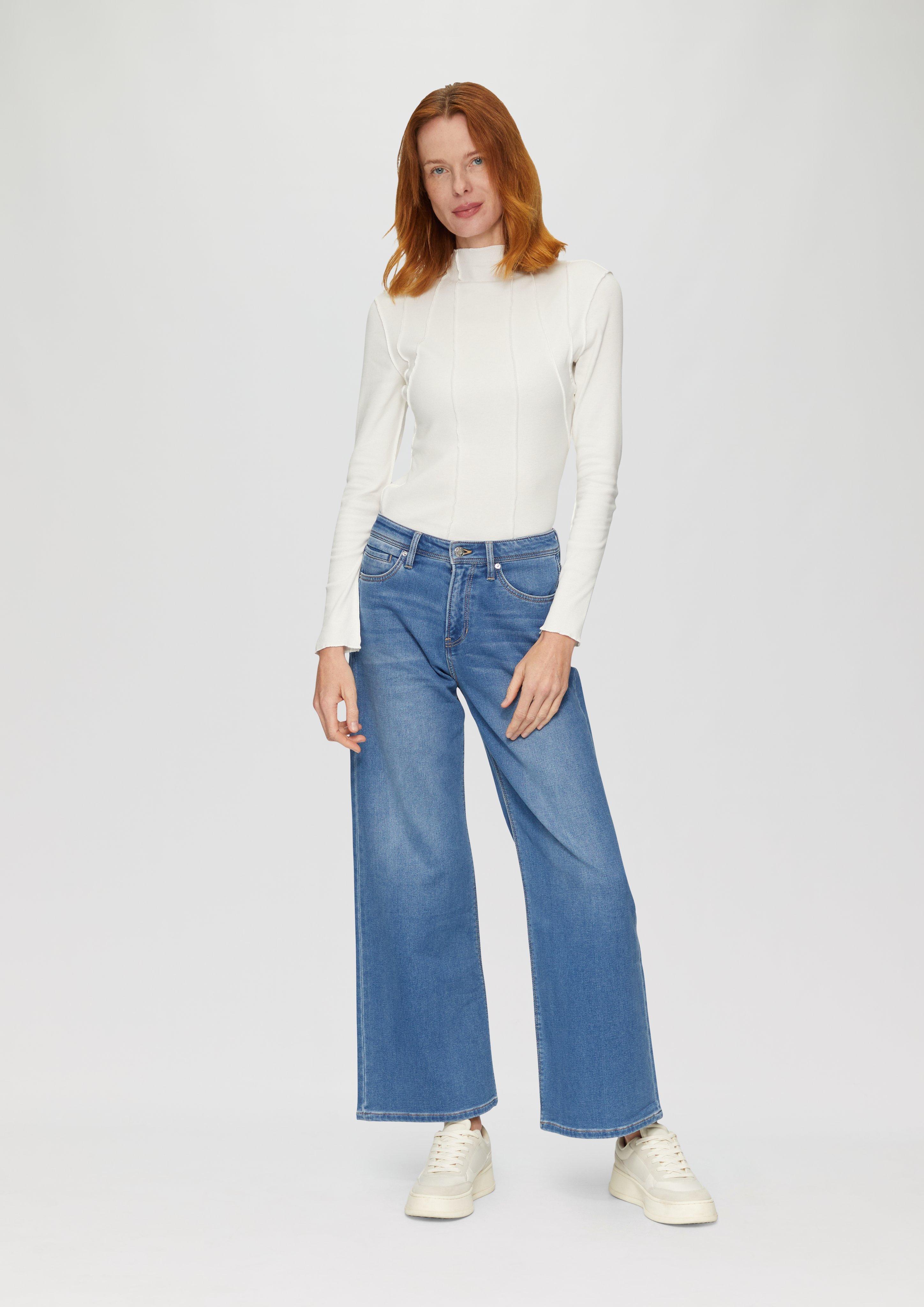 T-Shirt in 0210 & 7774