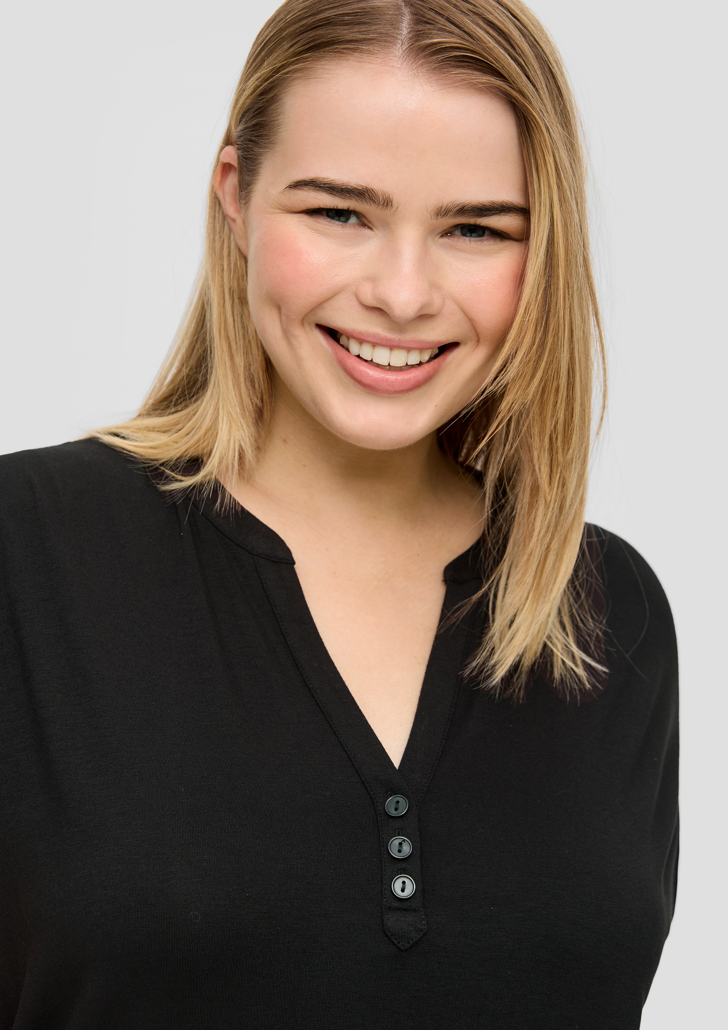 T-shirt in 9999 & 2590