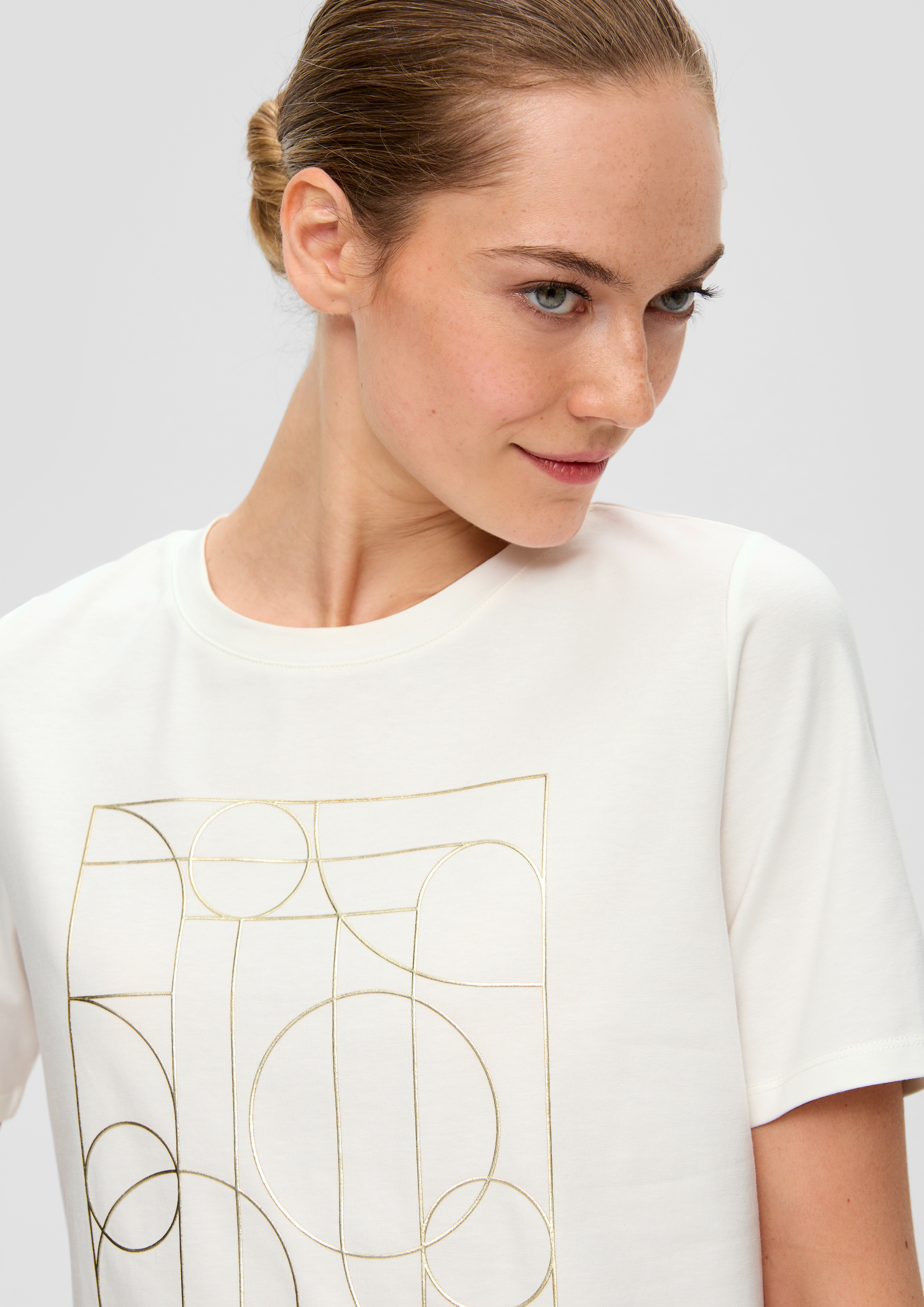 T-Shirt in 02D1, 47D1 & 72D1