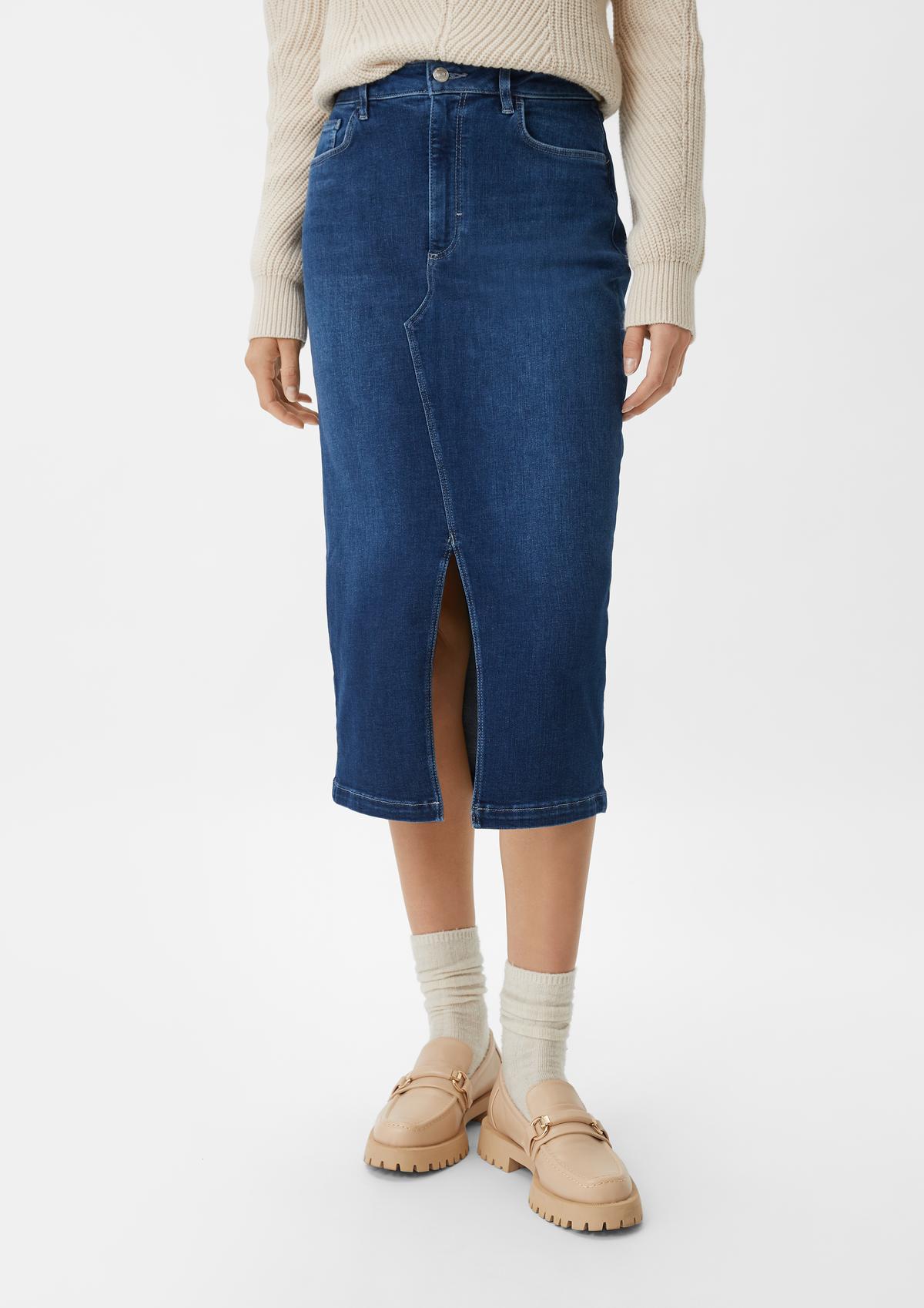 comma Midi-length denim skirt with a slit