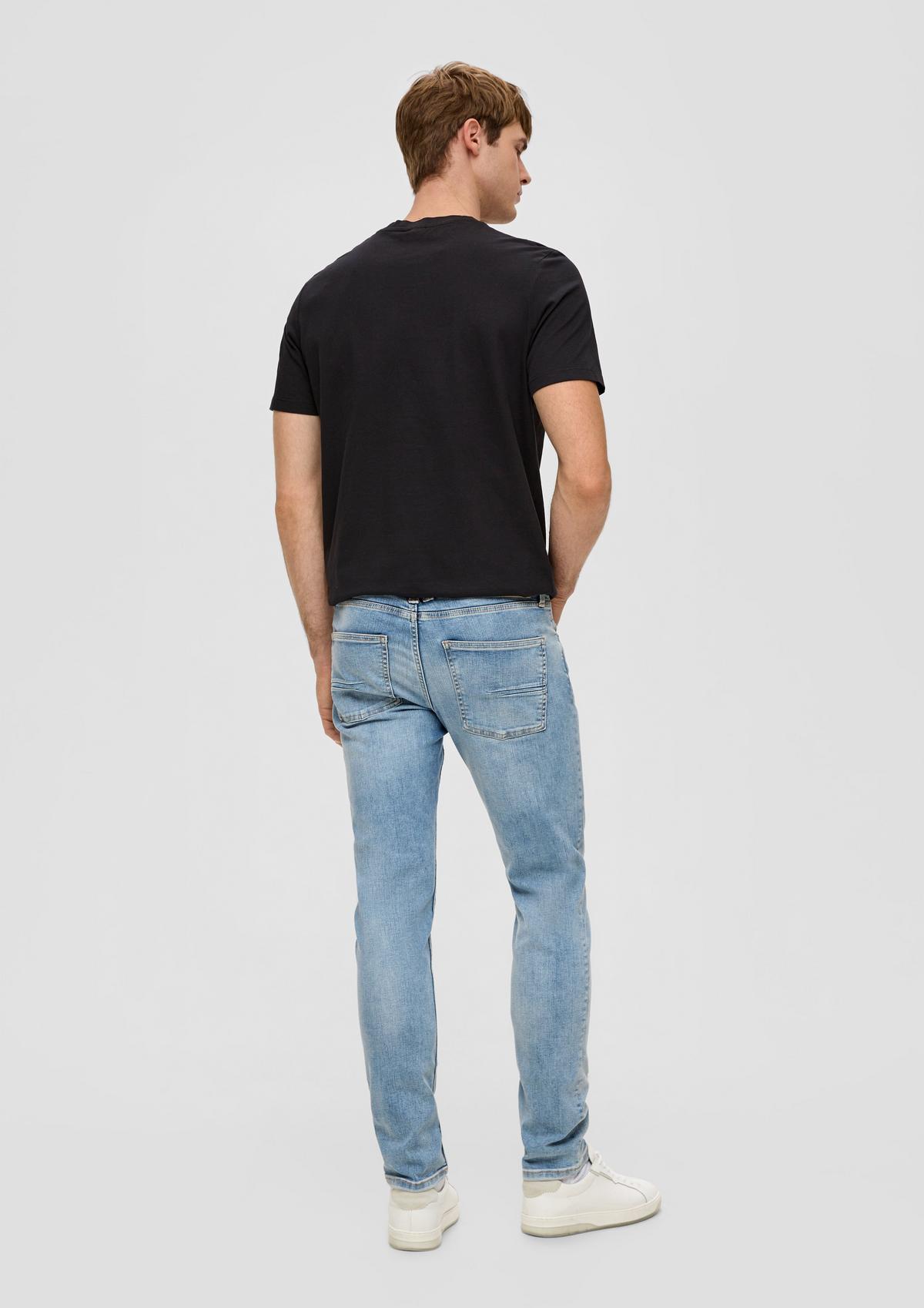 s.Oliver Jeans met contrasterende details aan de zijkant