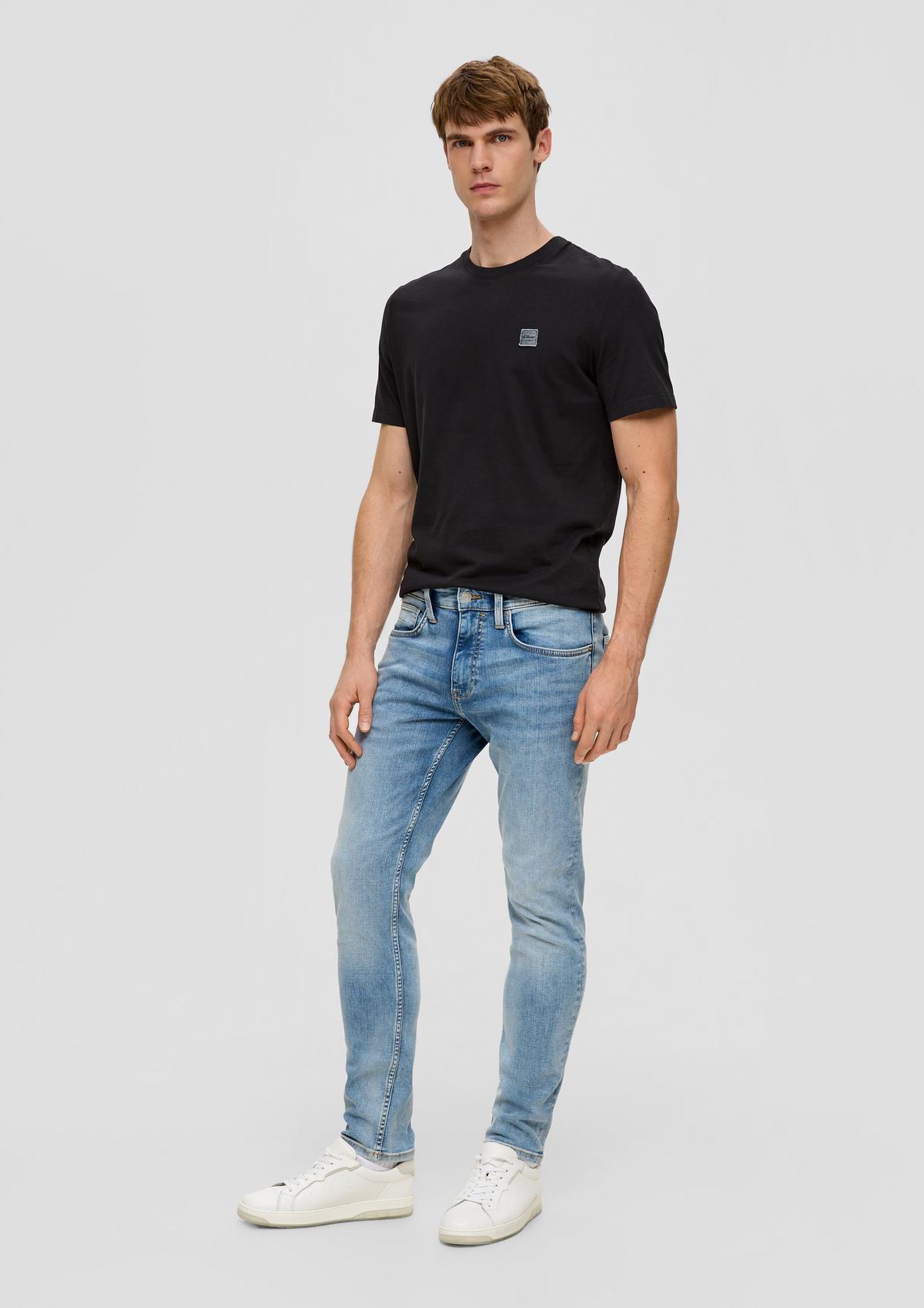 s.Oliver Slim: jeans spranega videza