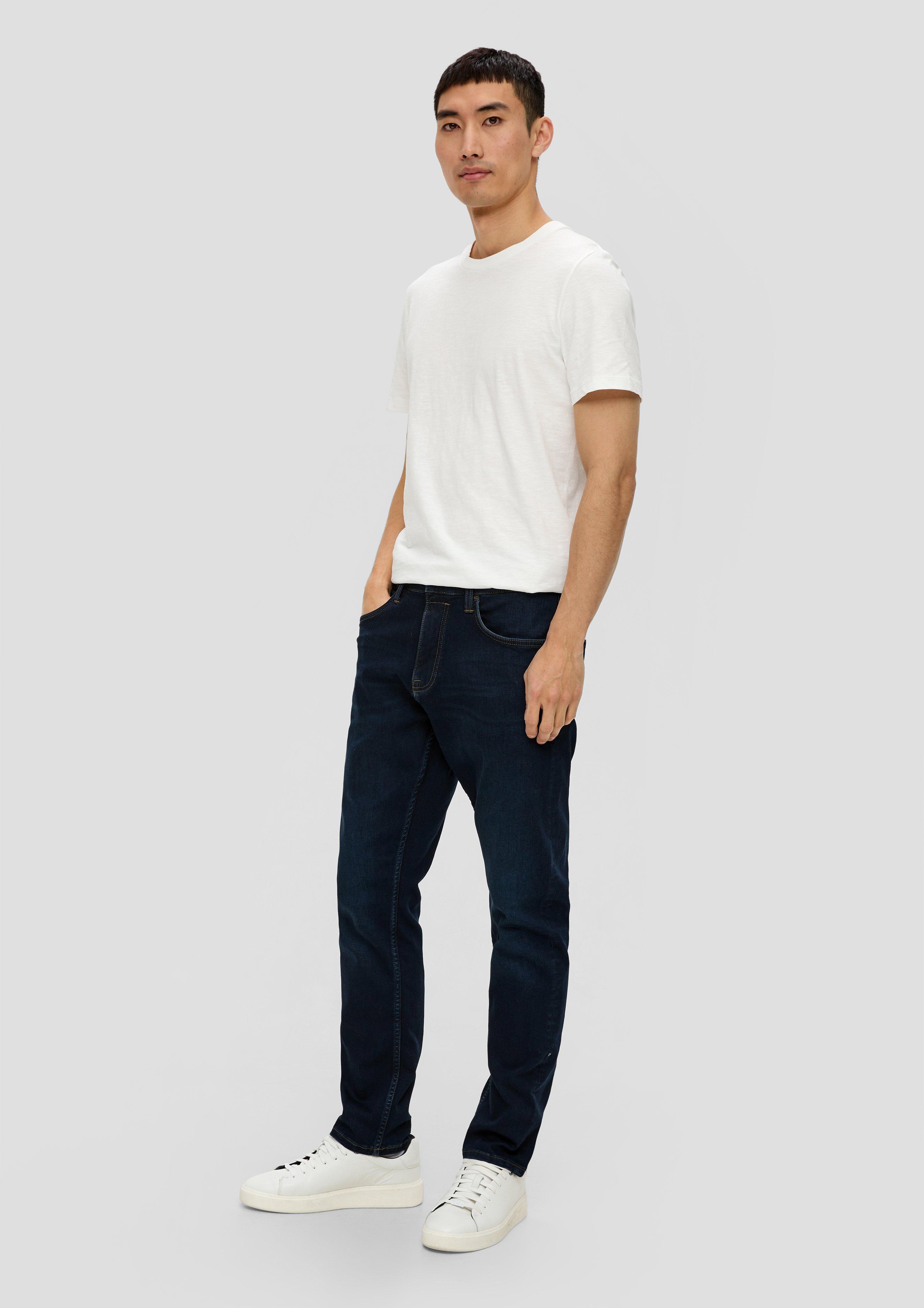 Jeans / regular fit / mid rise / tapered leg dark blue s.Oliver