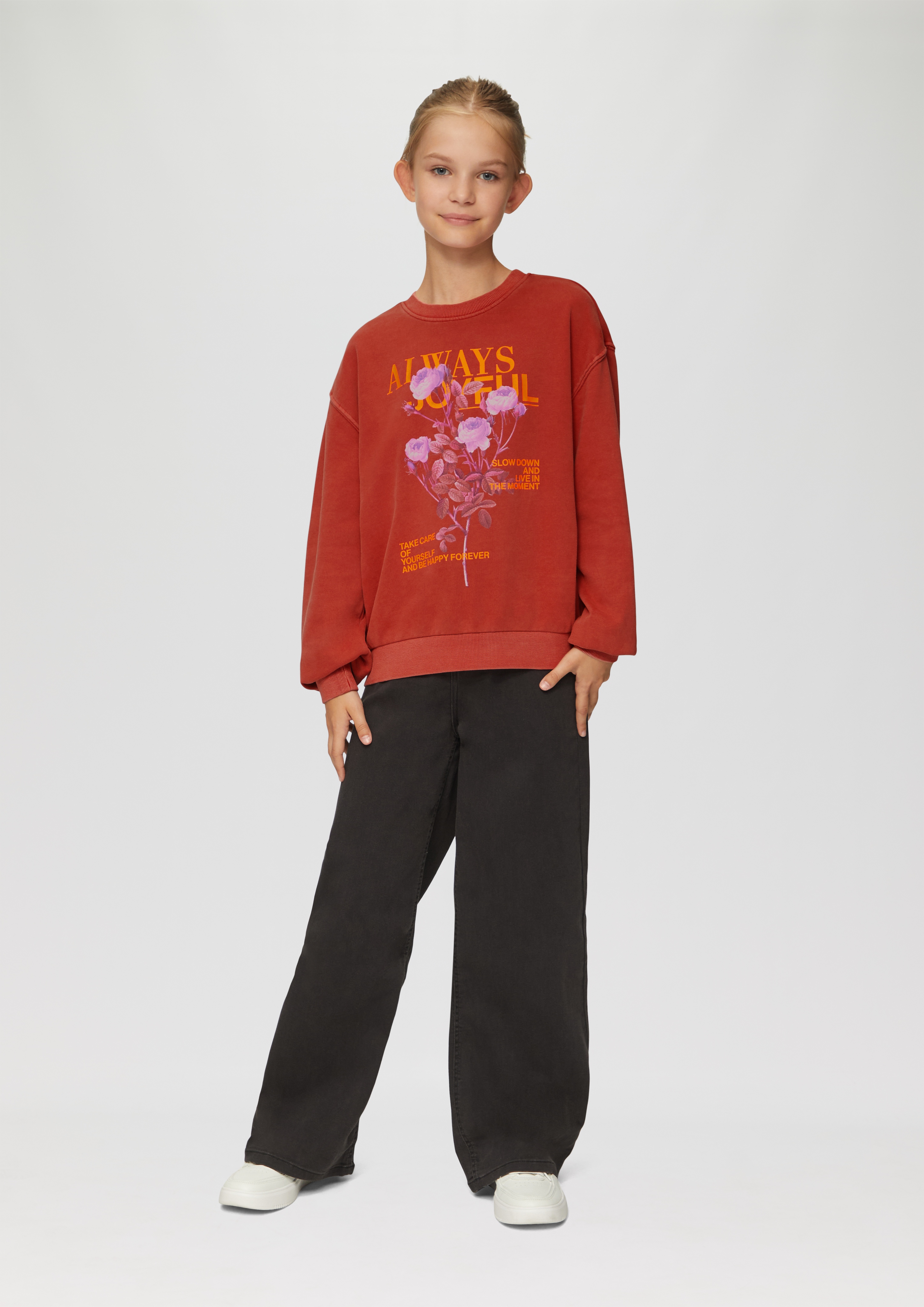 Sweatshirt in 3833 & 9999