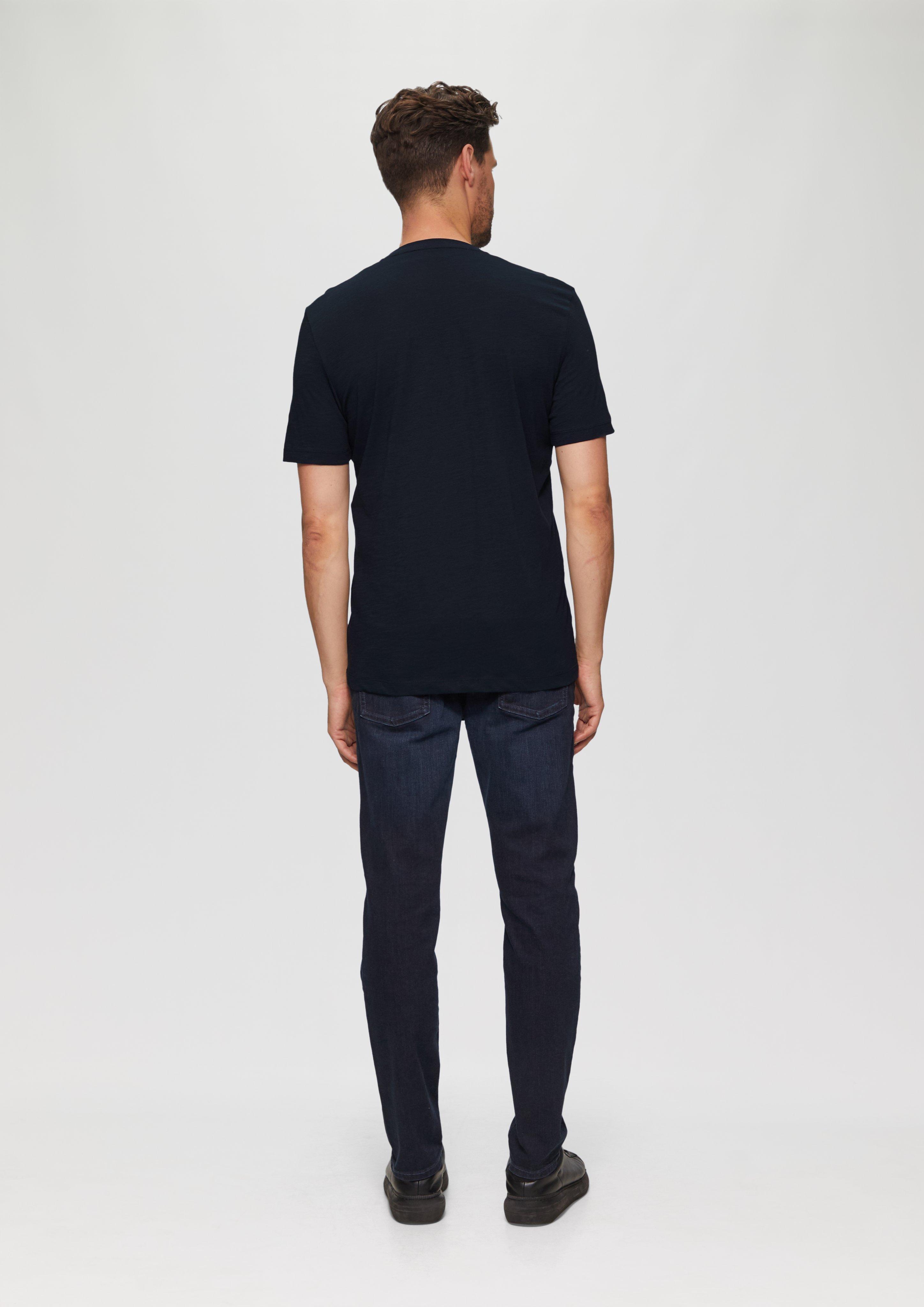 T-shirt in 59D1, 77D1, 54D1, 77D2, 33D2, 01D2, 59D2, 48D2 & 48D1