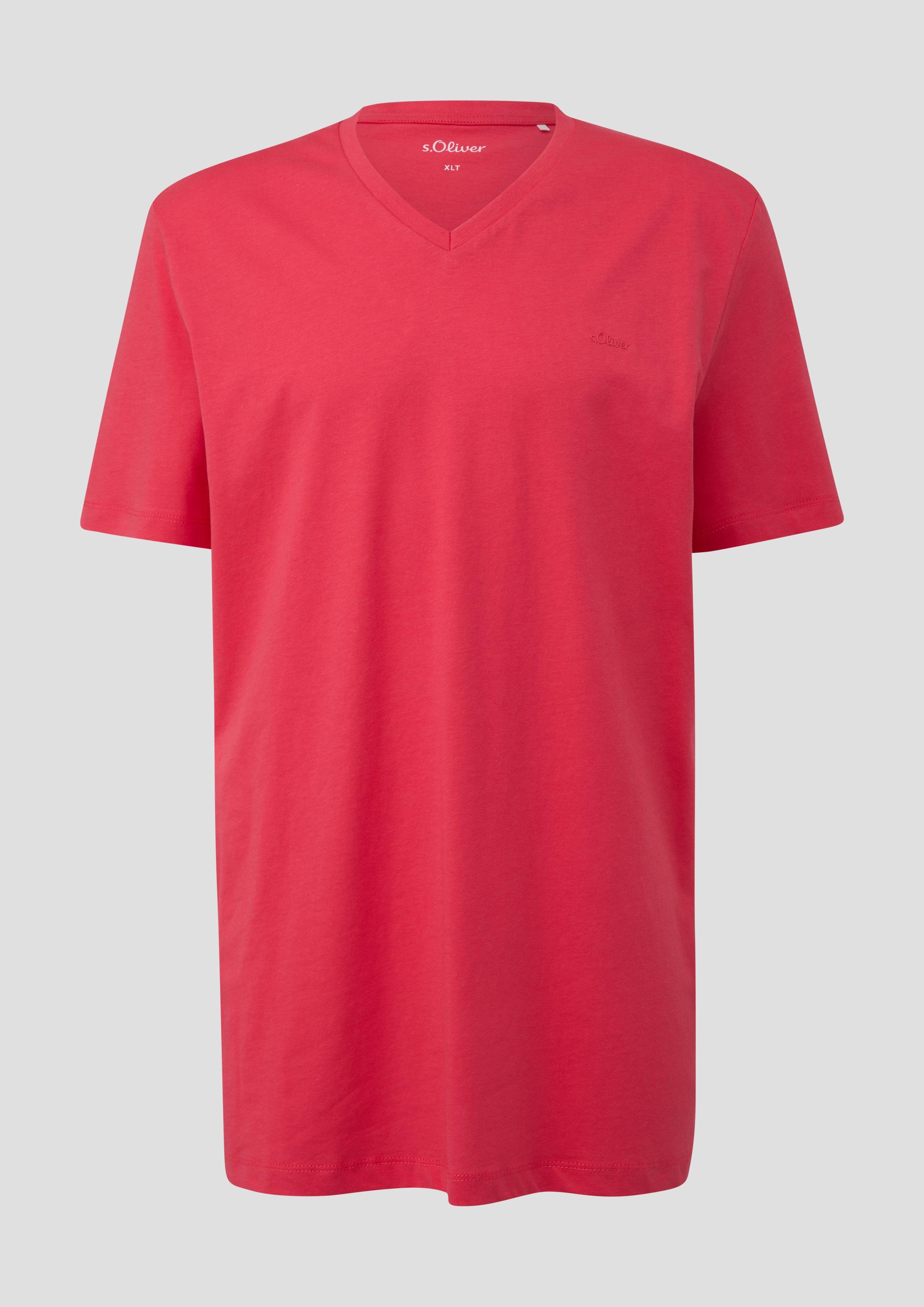 s.Oliver - T-Shirt mit V-Ausschnitt und Logo-Detail, Herren, Rosa