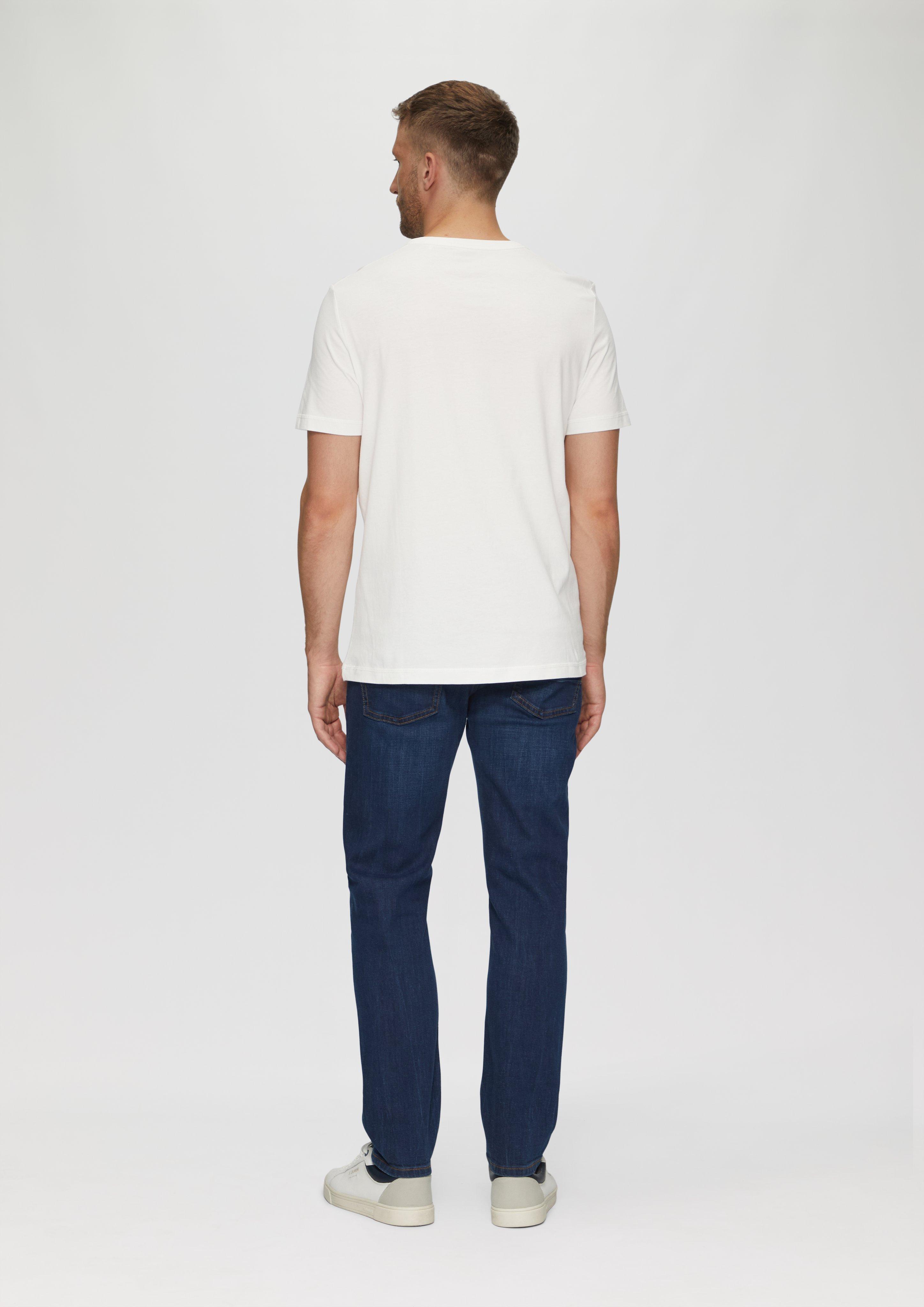 T-shirt in 01D4, 01D3, 59D3, 59D1, 33D1, 67D1, 01D1, 33D2, 72D4 & 72D2