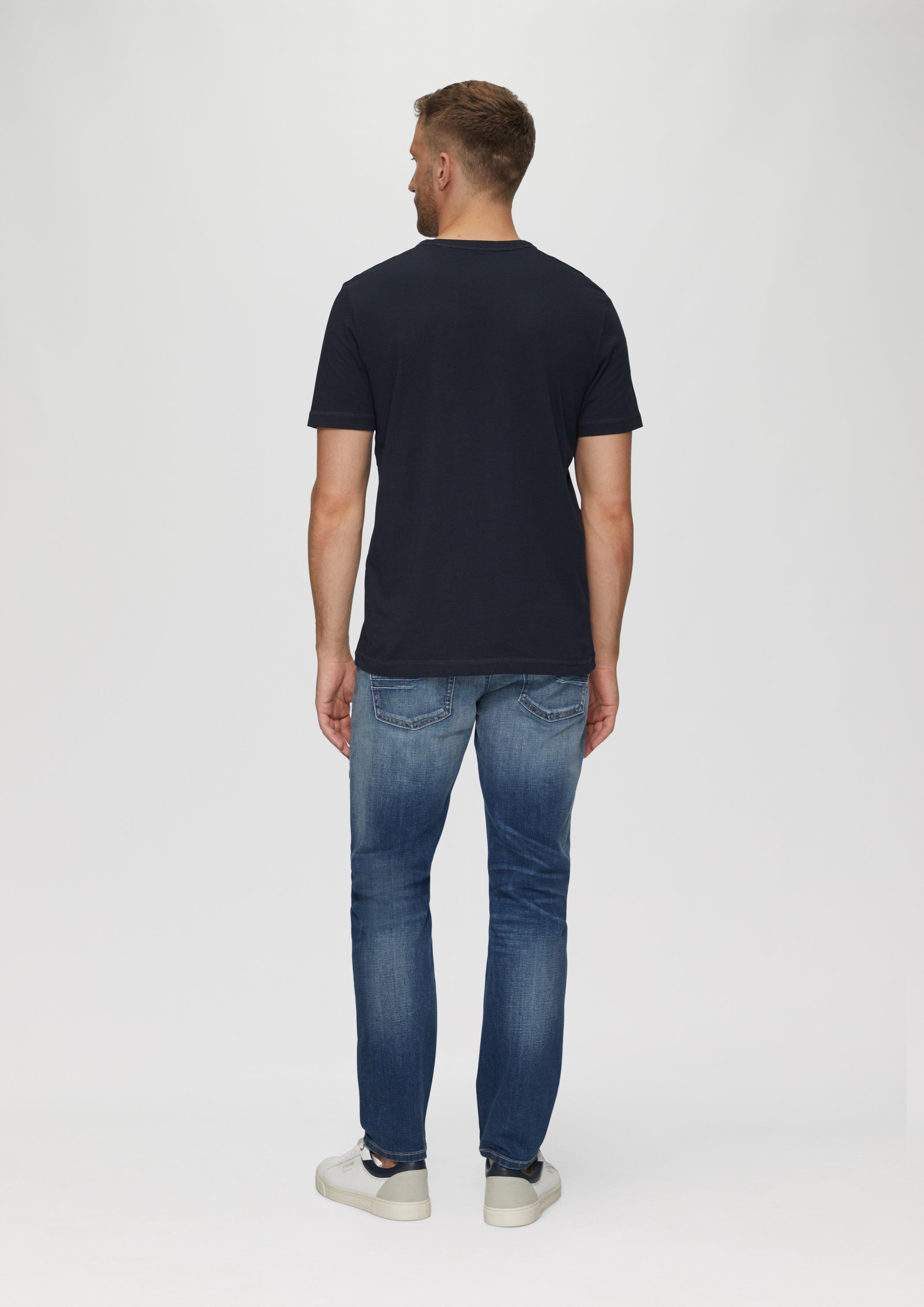 T-shirt in 59D1, 01D3, 01D4, 59D3, 33D1, 67D1, 01D1, 33D2, 72D4 & 72D2