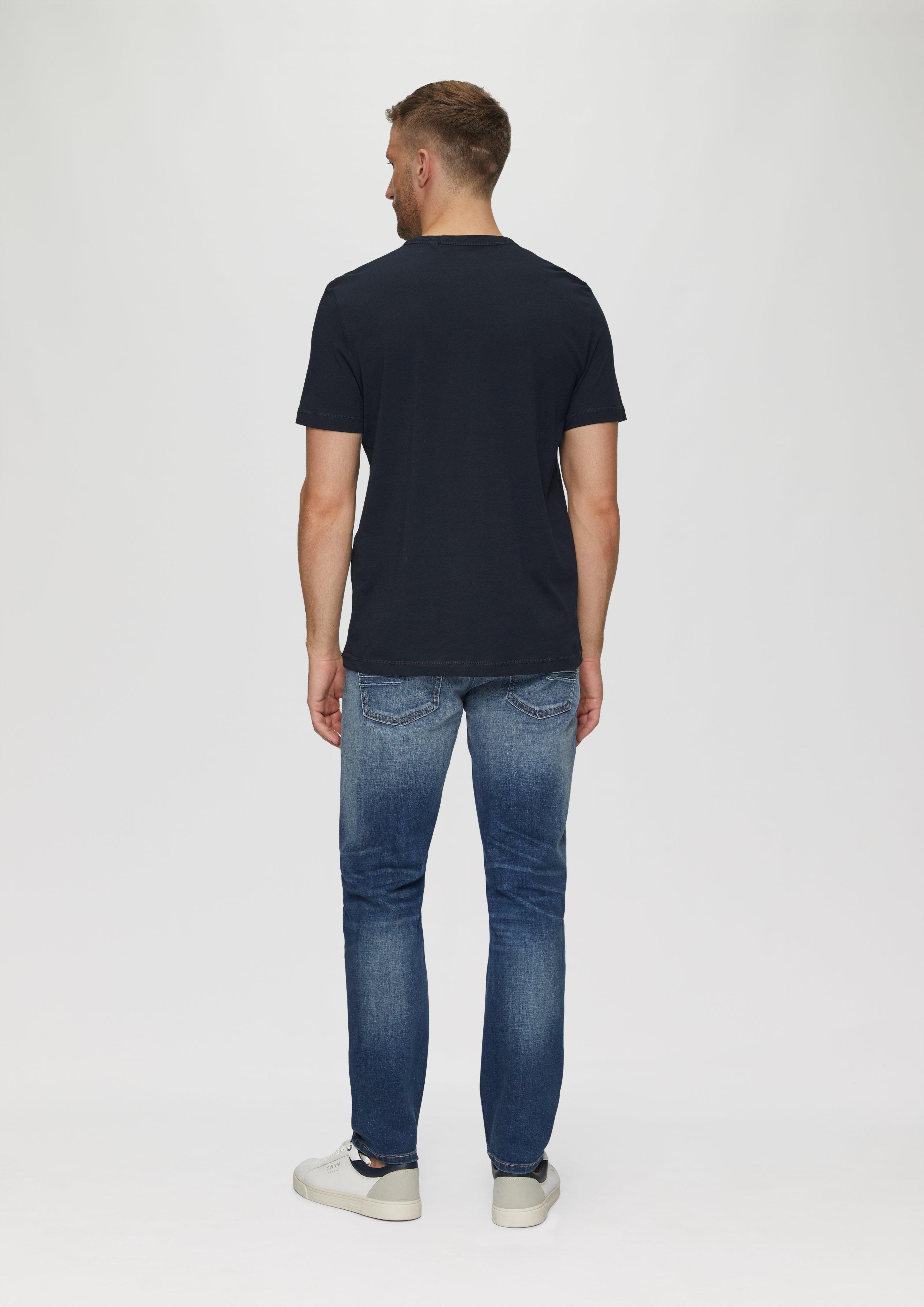 T-Shirt in 59D3, 01D3, 01D4, 59D1, 33D1, 67D1, 01D1, 33D2, 72D4 & 72D2