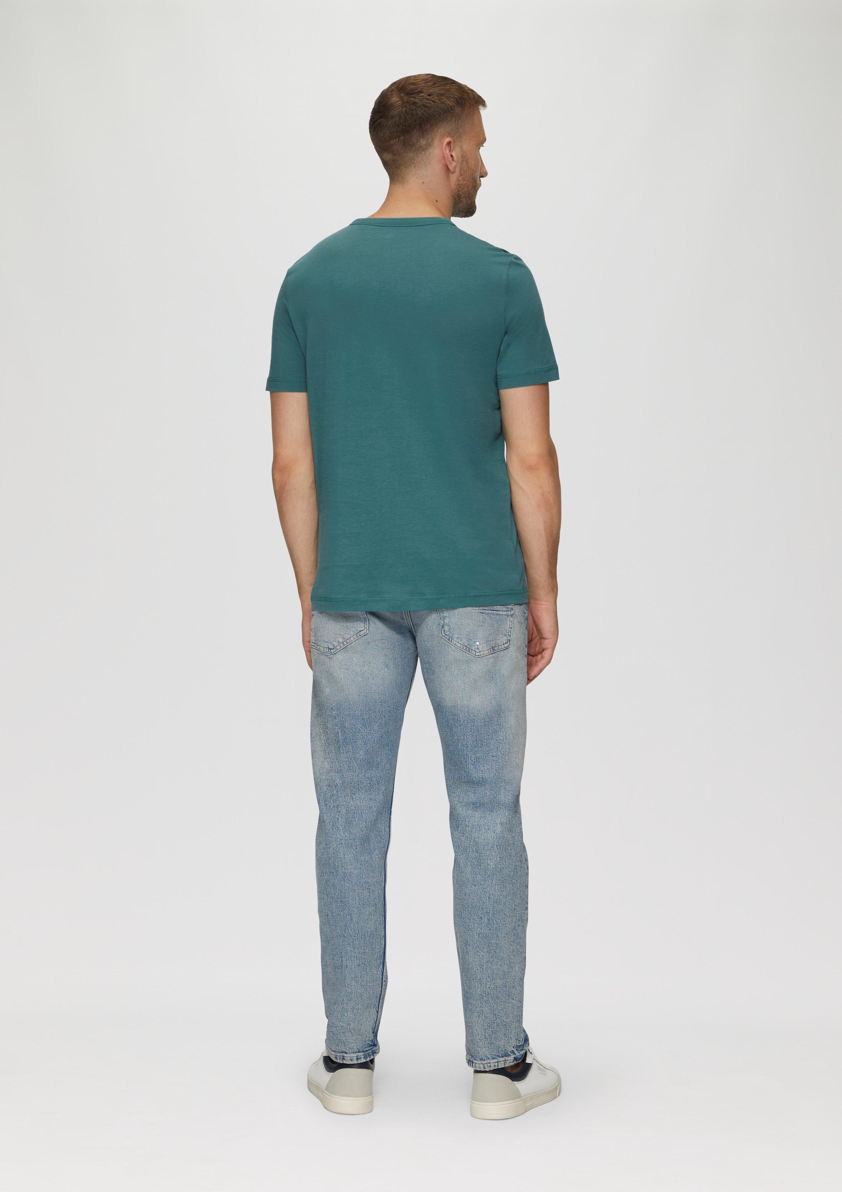 T-shirt in 67D1, 01D3, 01D4, 59D3, 59D1, 33D1, 01D1, 33D2, 72D4 & 72D2