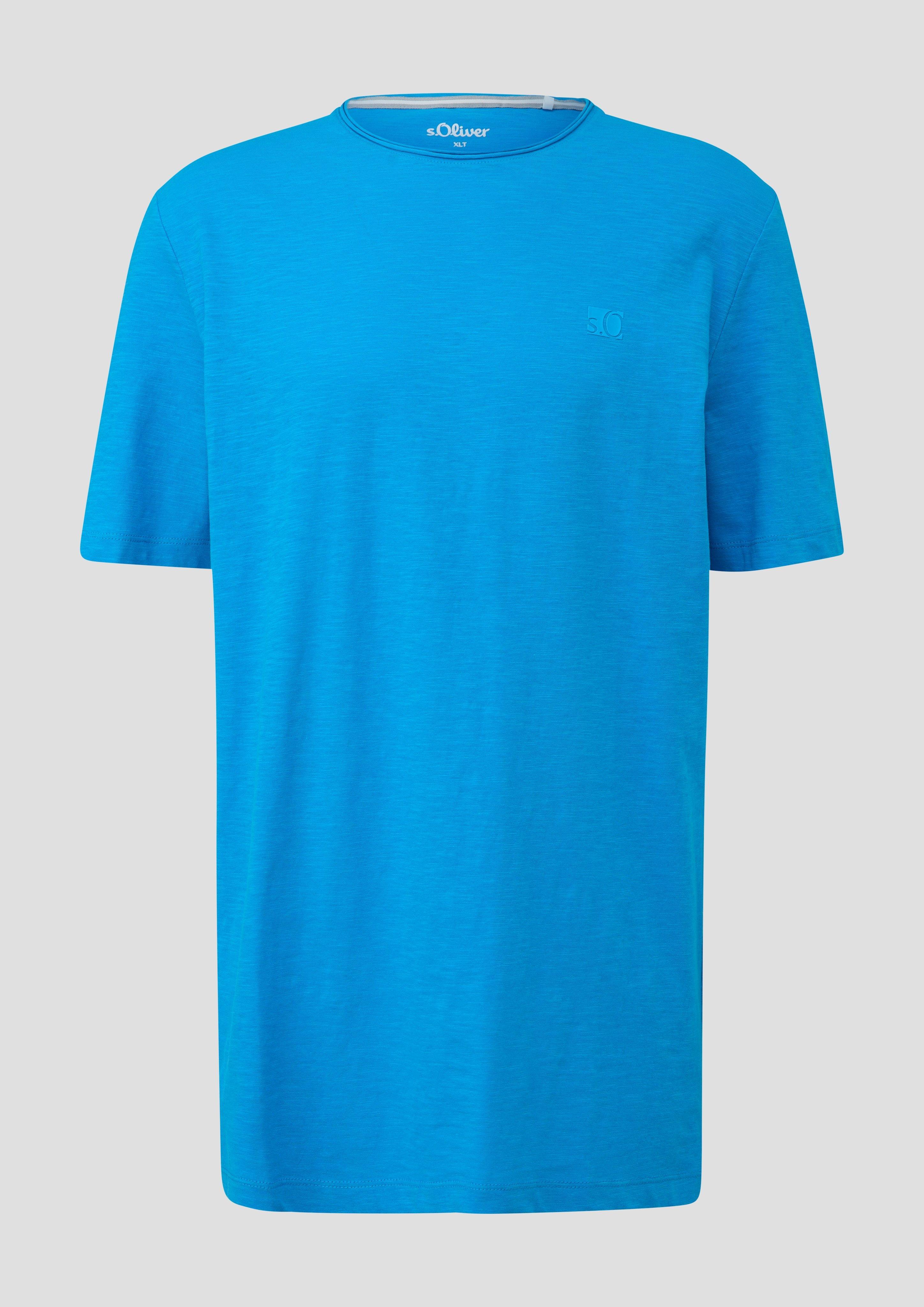 s.Oliver Baumwoll-T-Shirt mit Flammgarn-Struktur und Logo-Detail