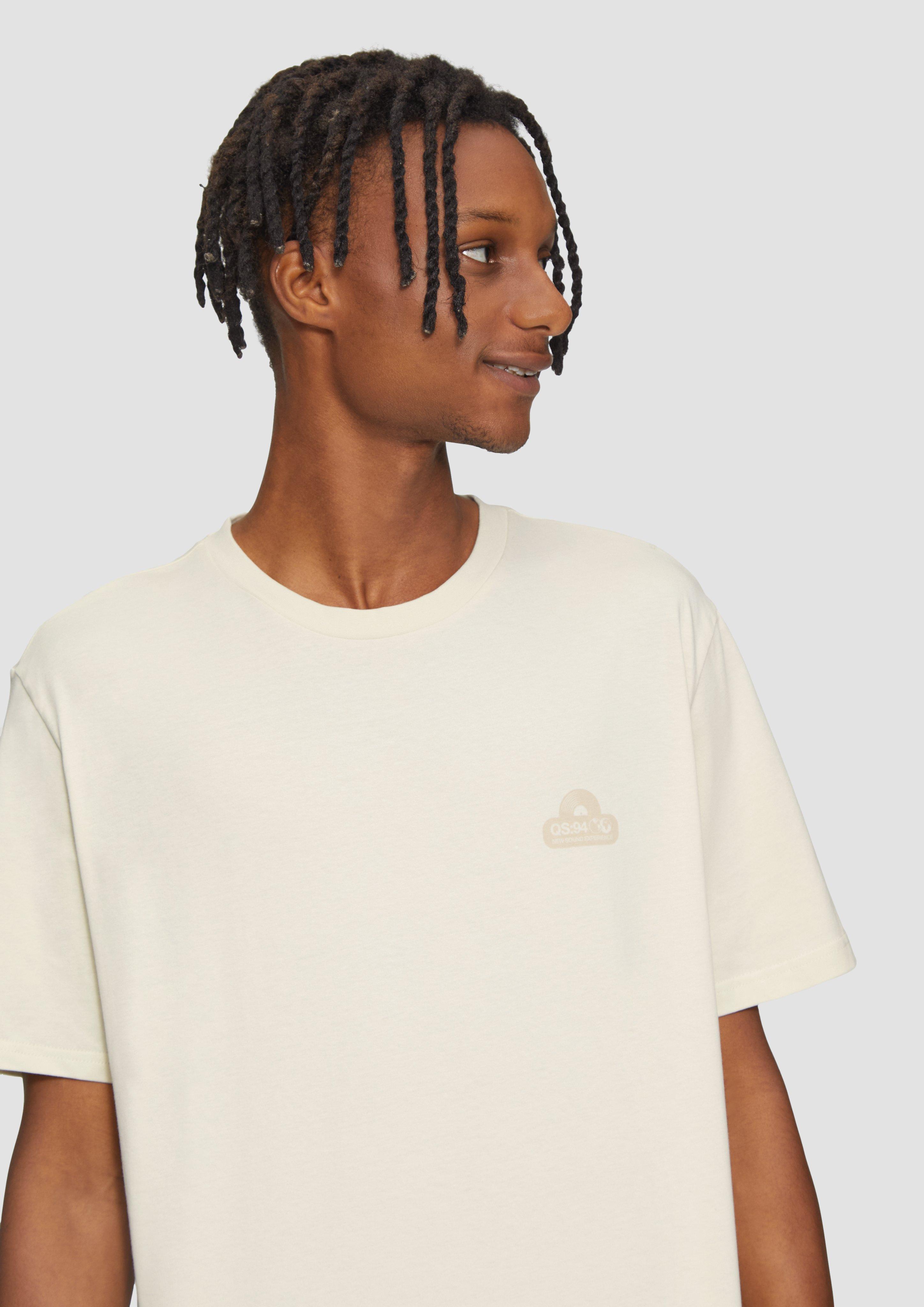 T-Shirt in 05D0 & 99D0