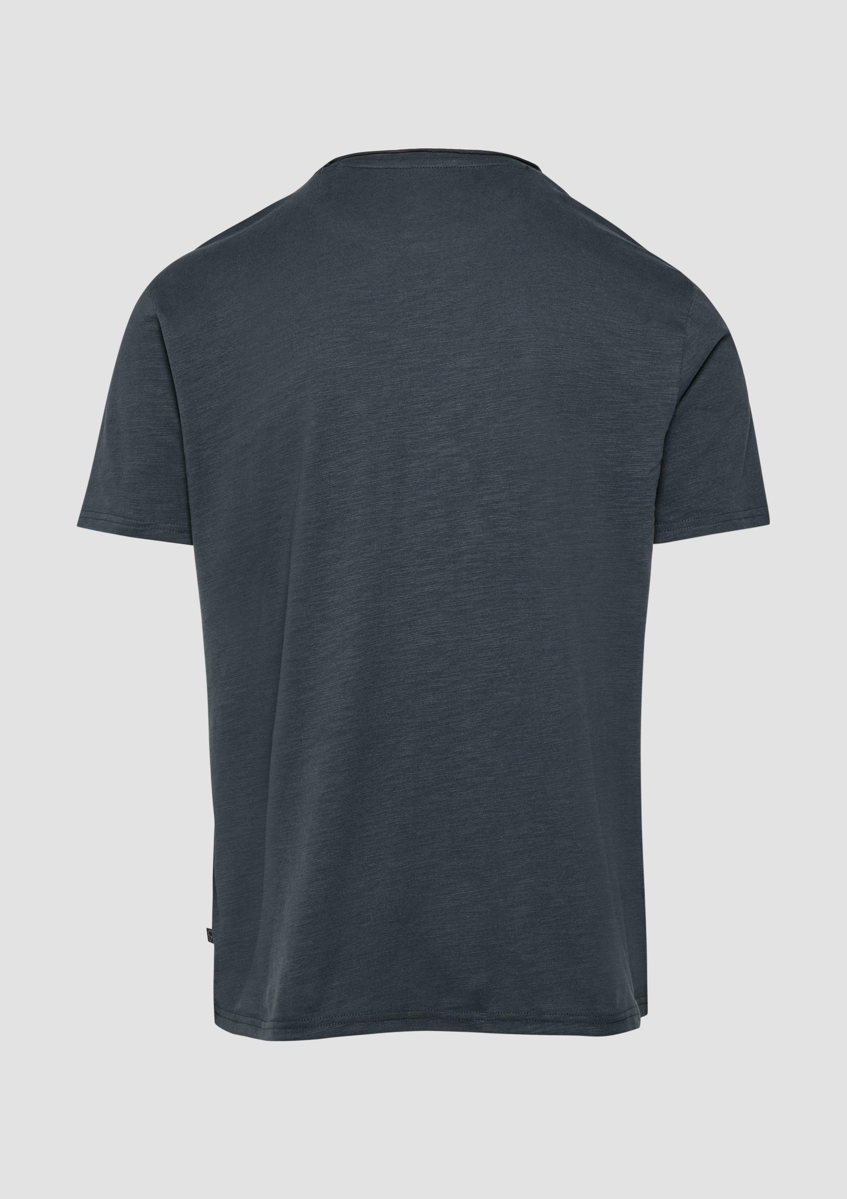 T-Shirt in 5920, 4784 & 0510