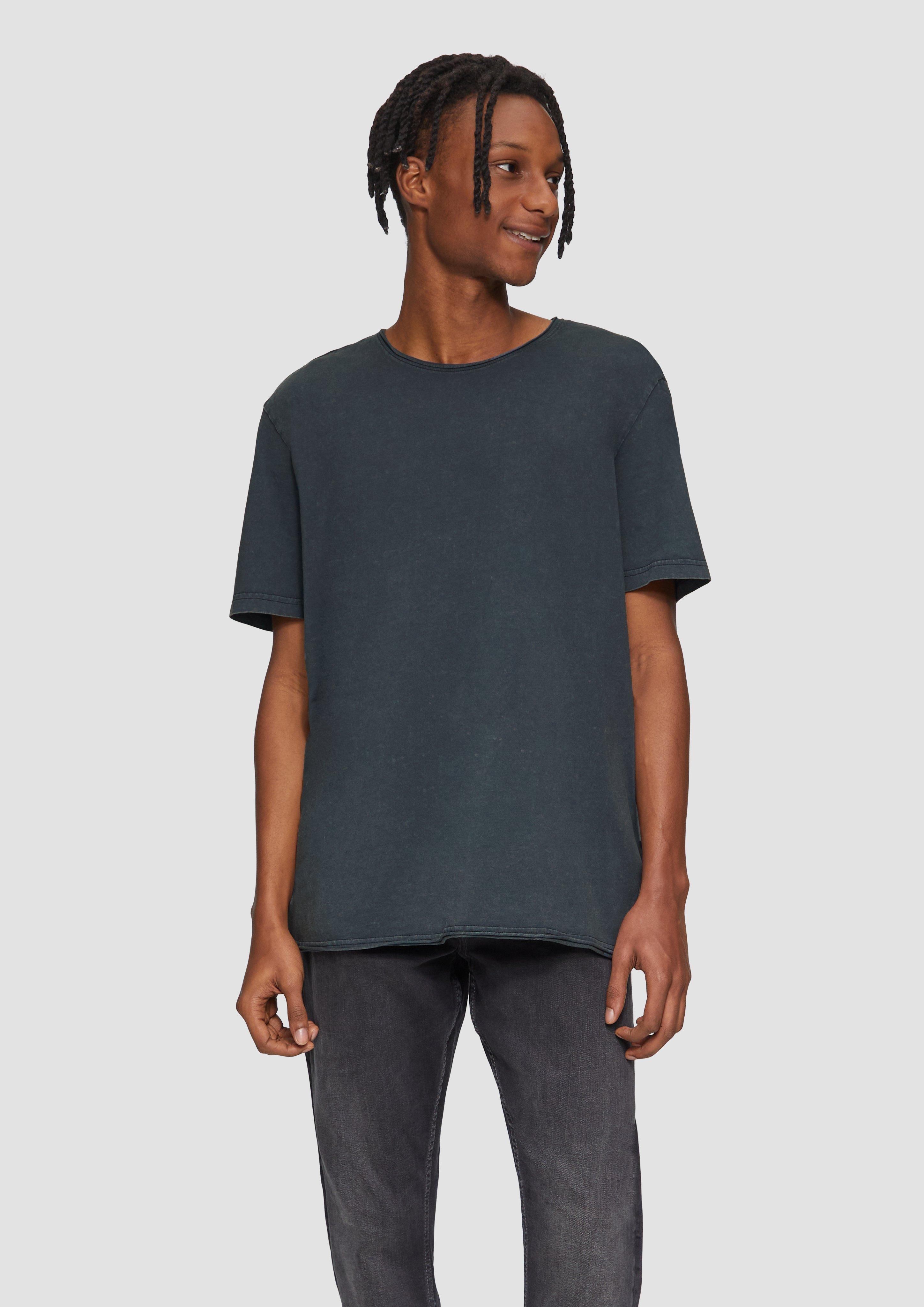 T-Shirt in 5920, 4784 & 0510