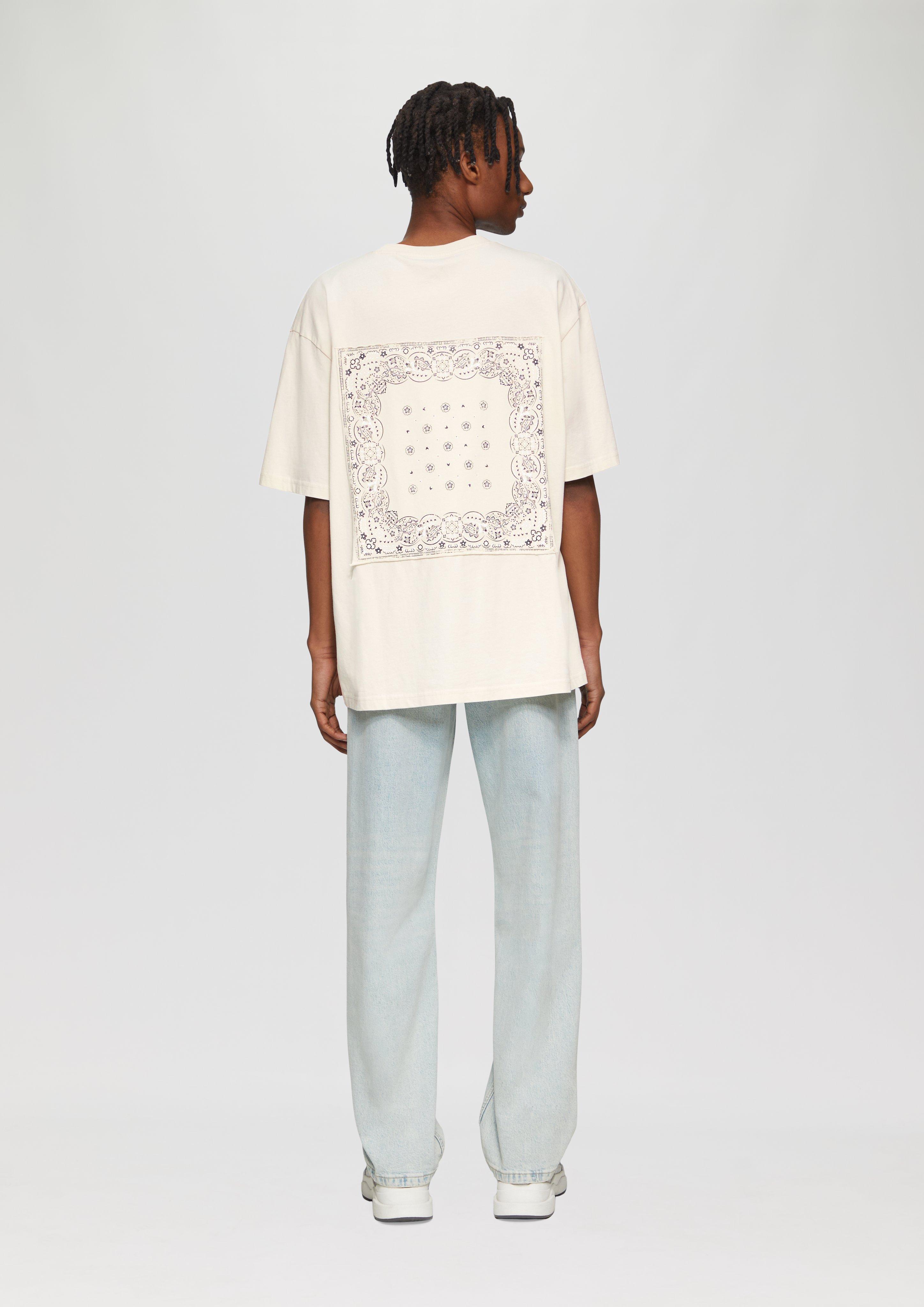 T-Shirt in 05D0, 99D0 & 47D0