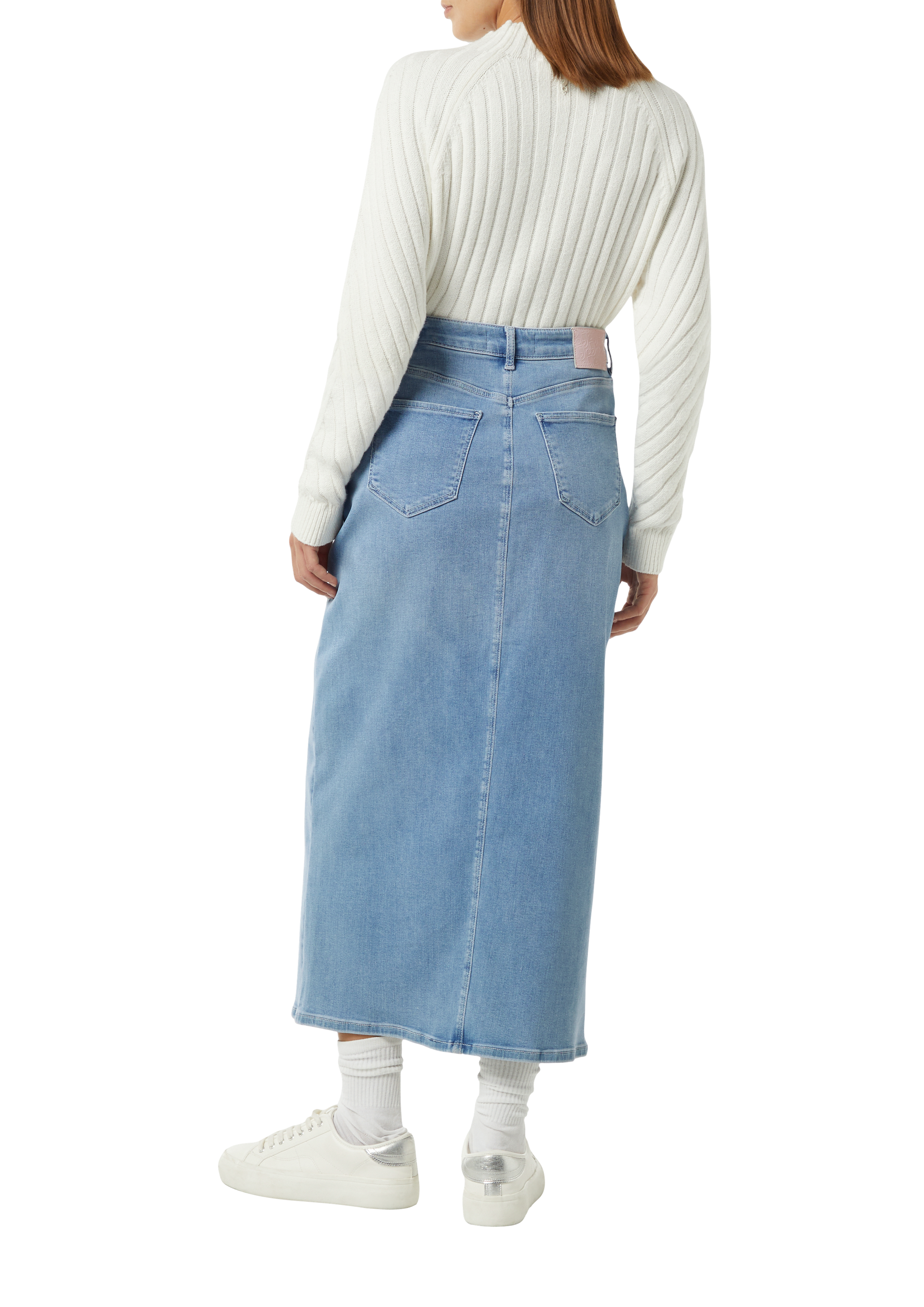 Long denim skirt with a slit - Blue | SCAYLE