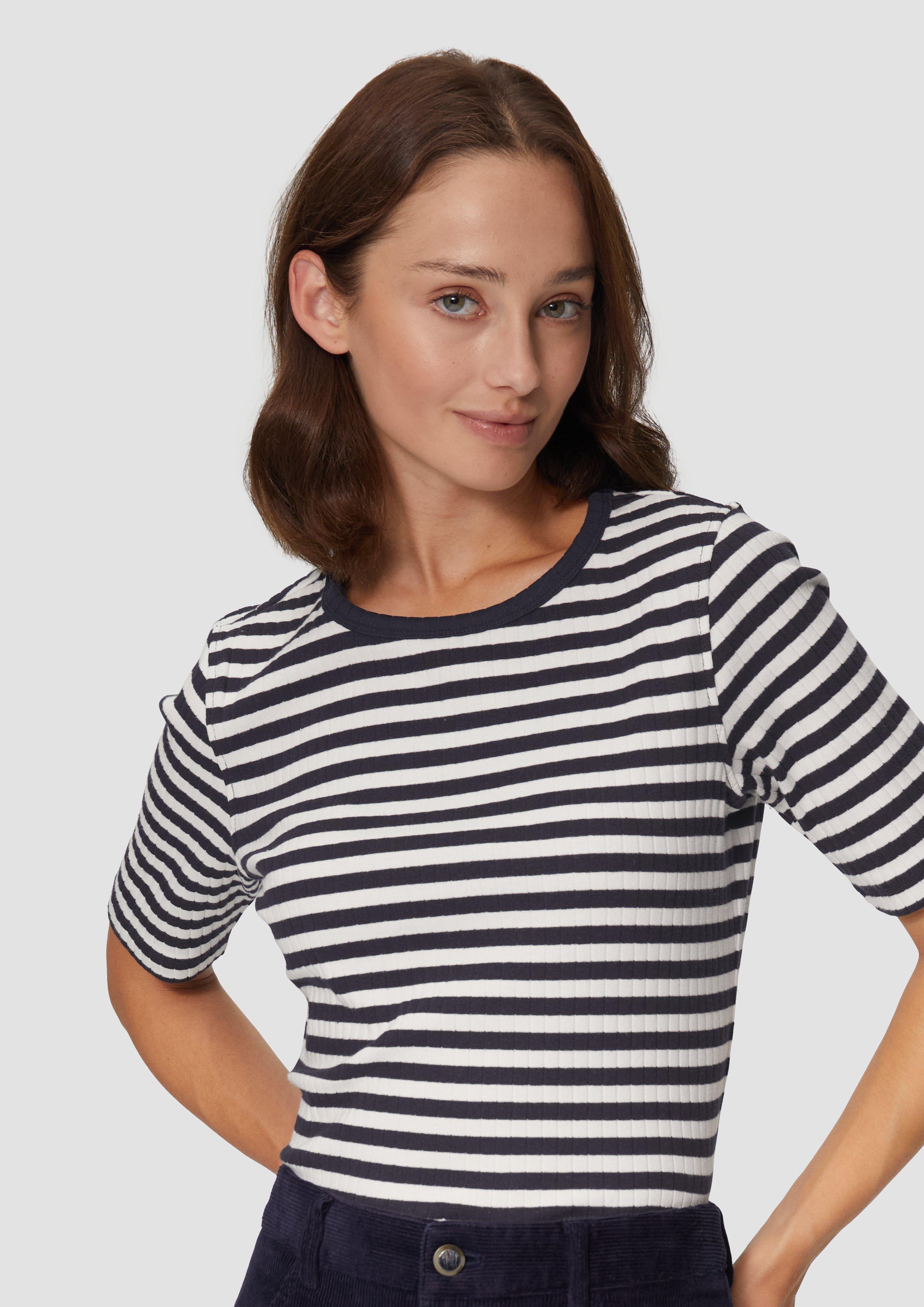 T-shirt in 59G4, 7774, 3874, 38G4, 0210 & 9999