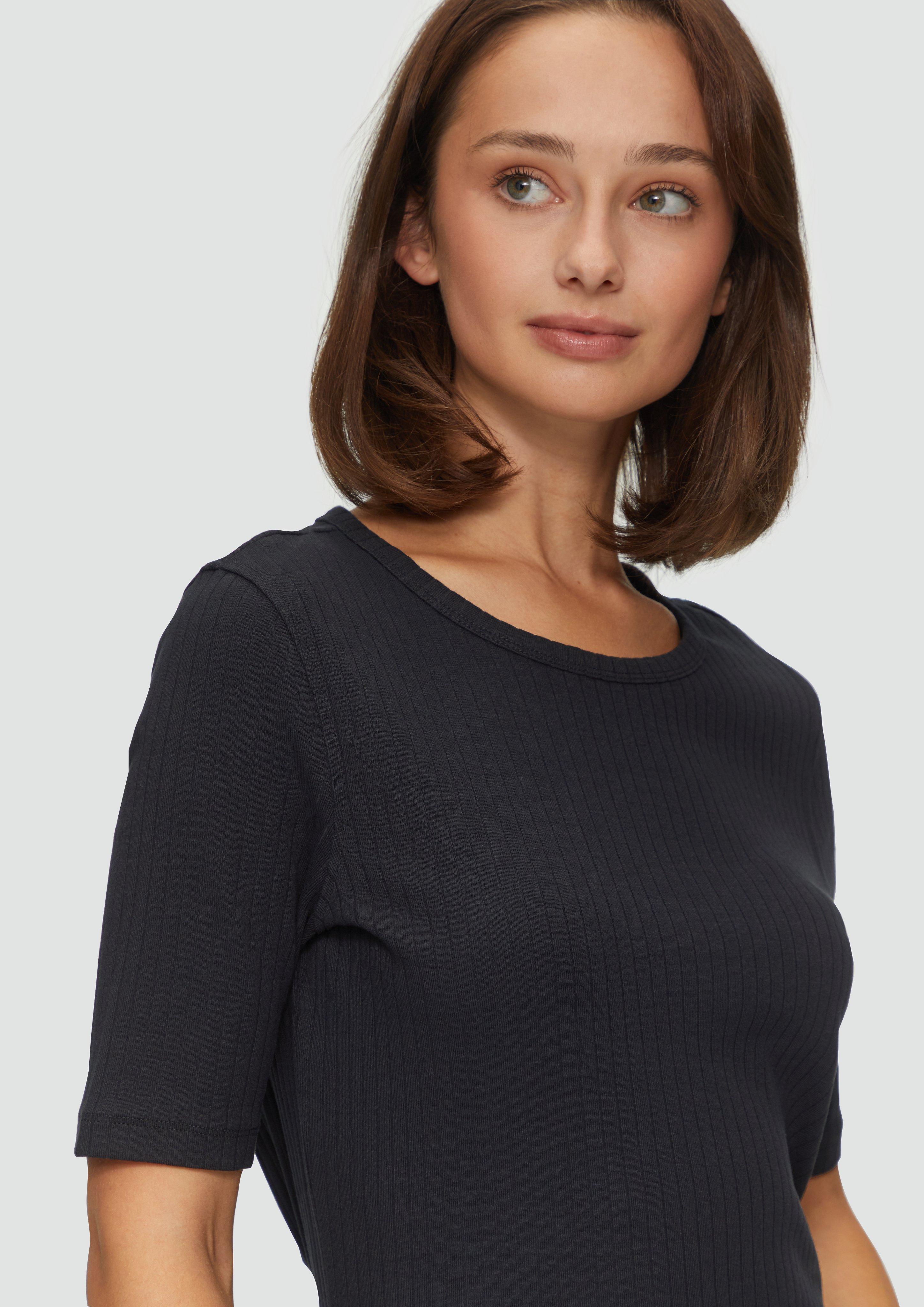 T-shirt in 9999, 7774, 59G4, 3874, 38G4 & 0210