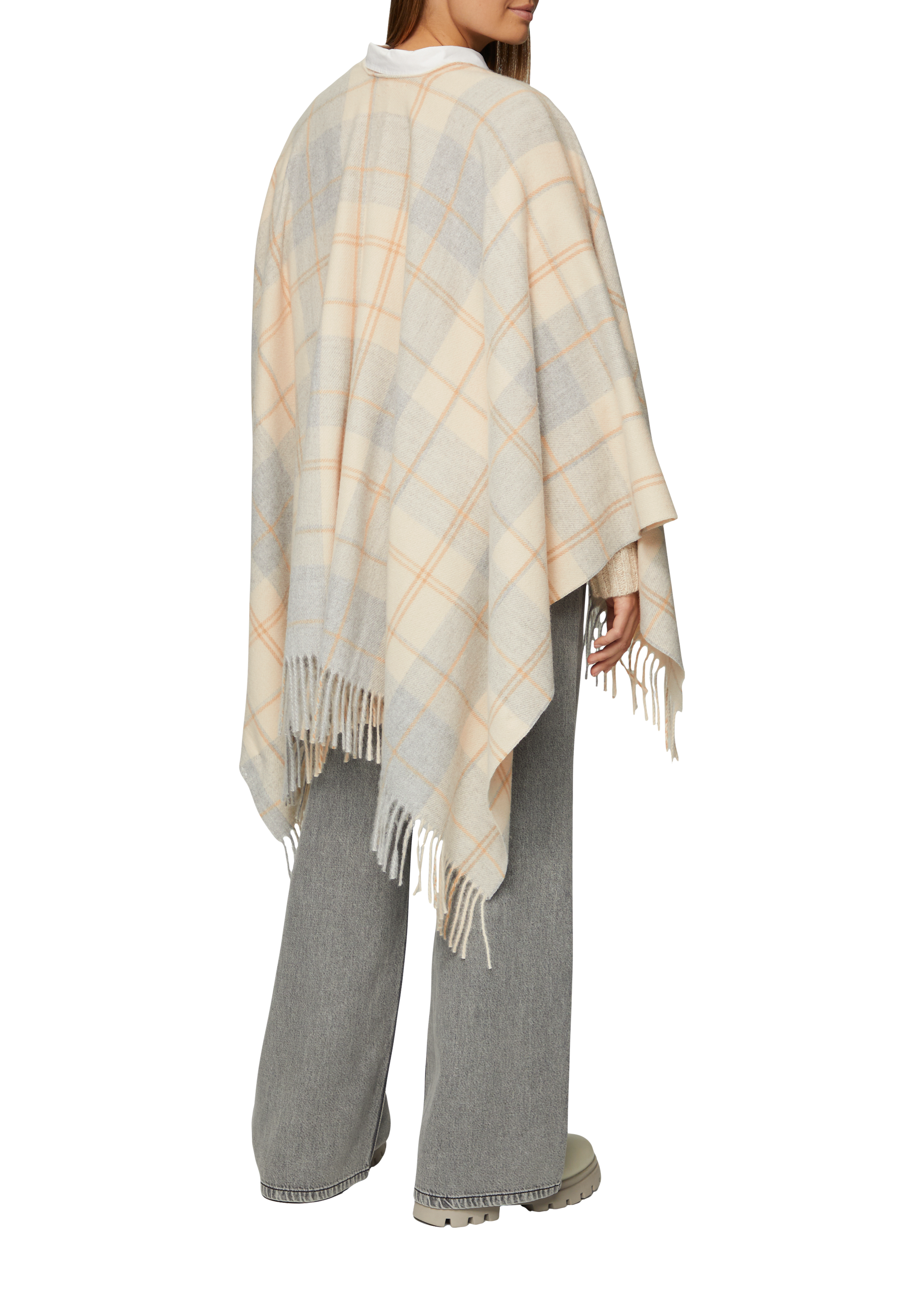Thumbnail - Indoor-Poncho