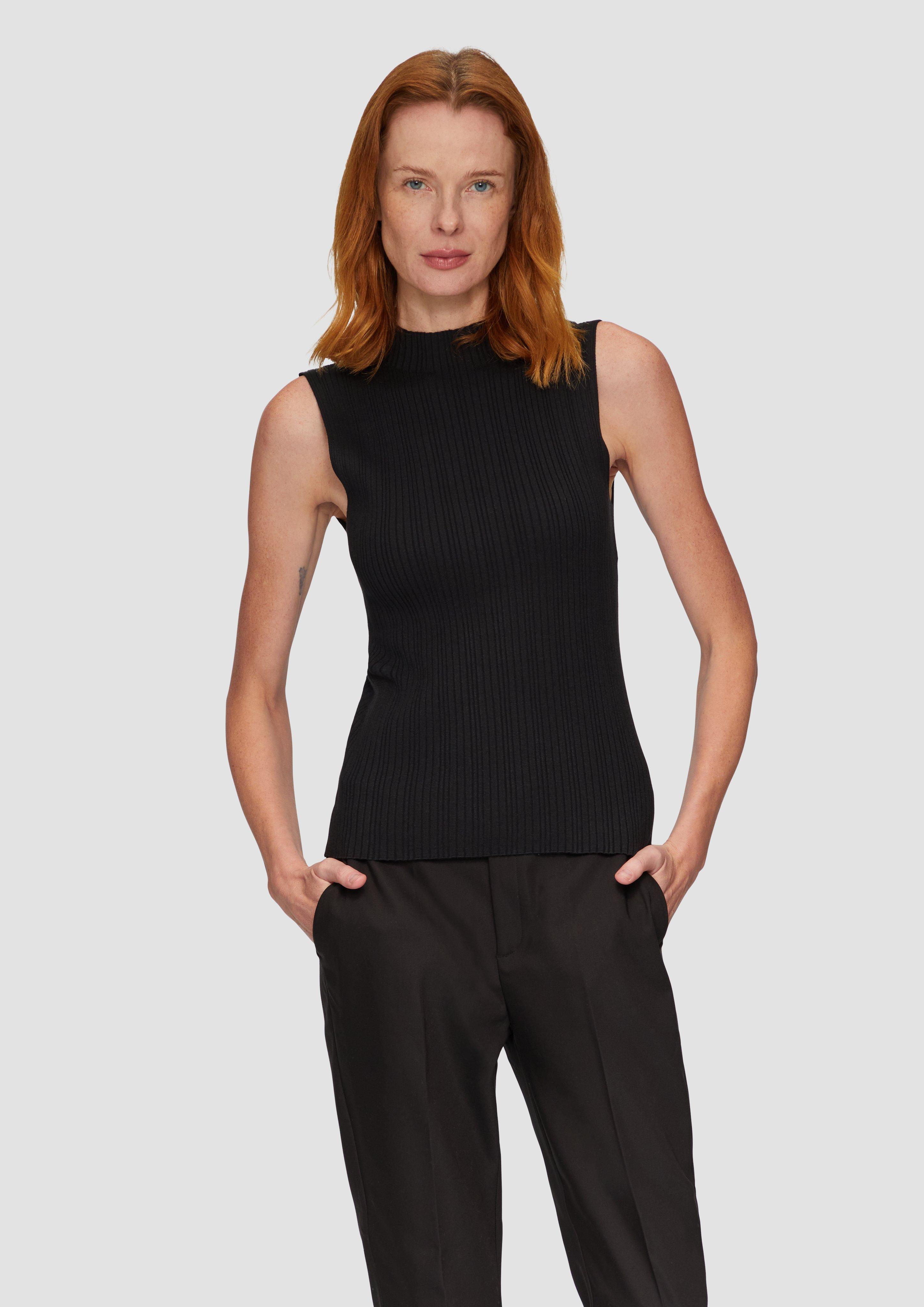 Knitted vest in 9999, 7774 &amp; 0210