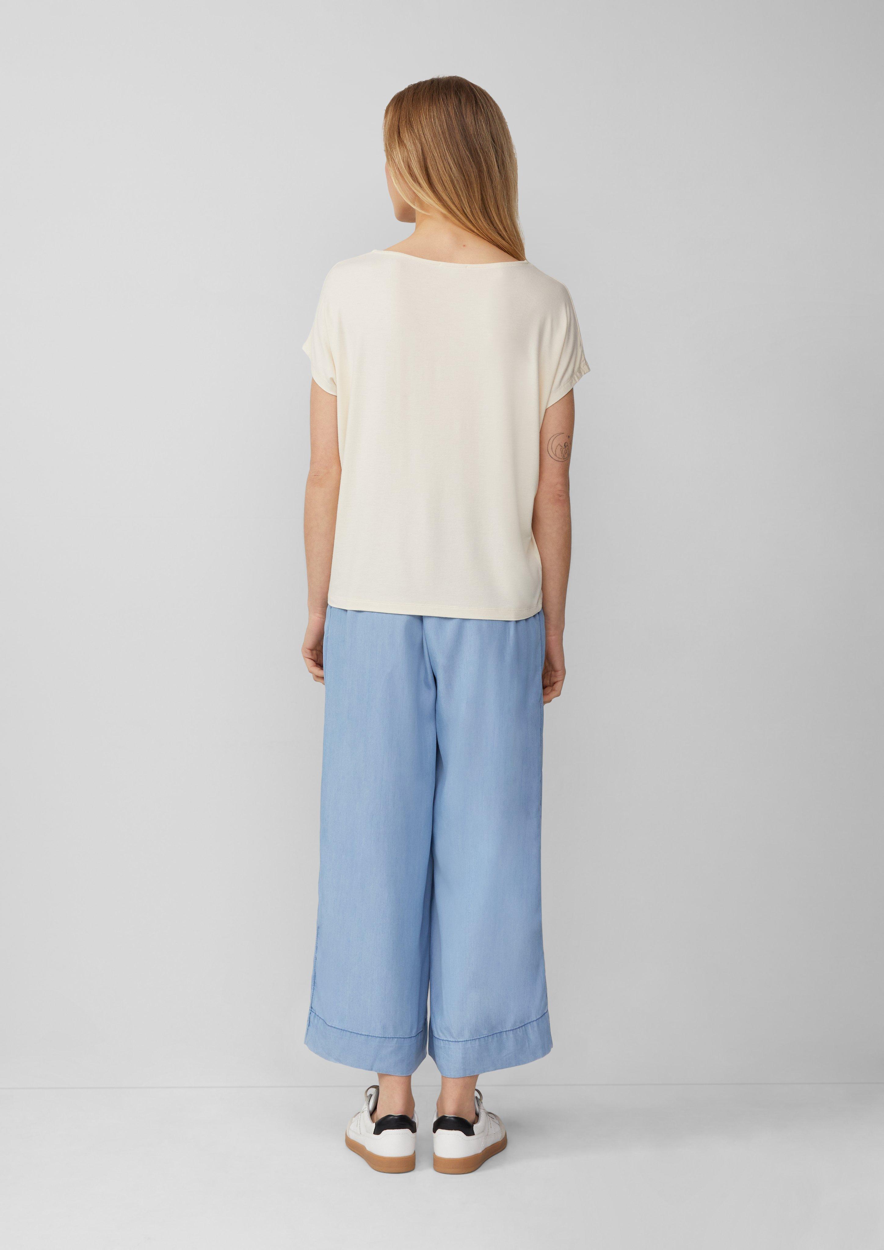 T-shirt in 0805, 5959, 9999, 0100, 3902 & 5527